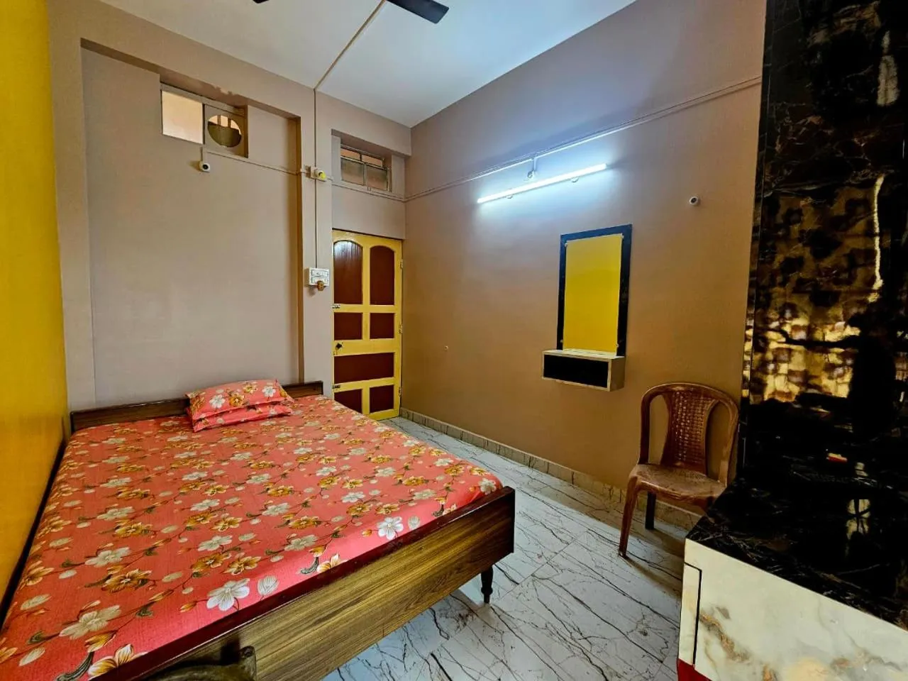 Bedroom, Bed in Monalisa Lodge