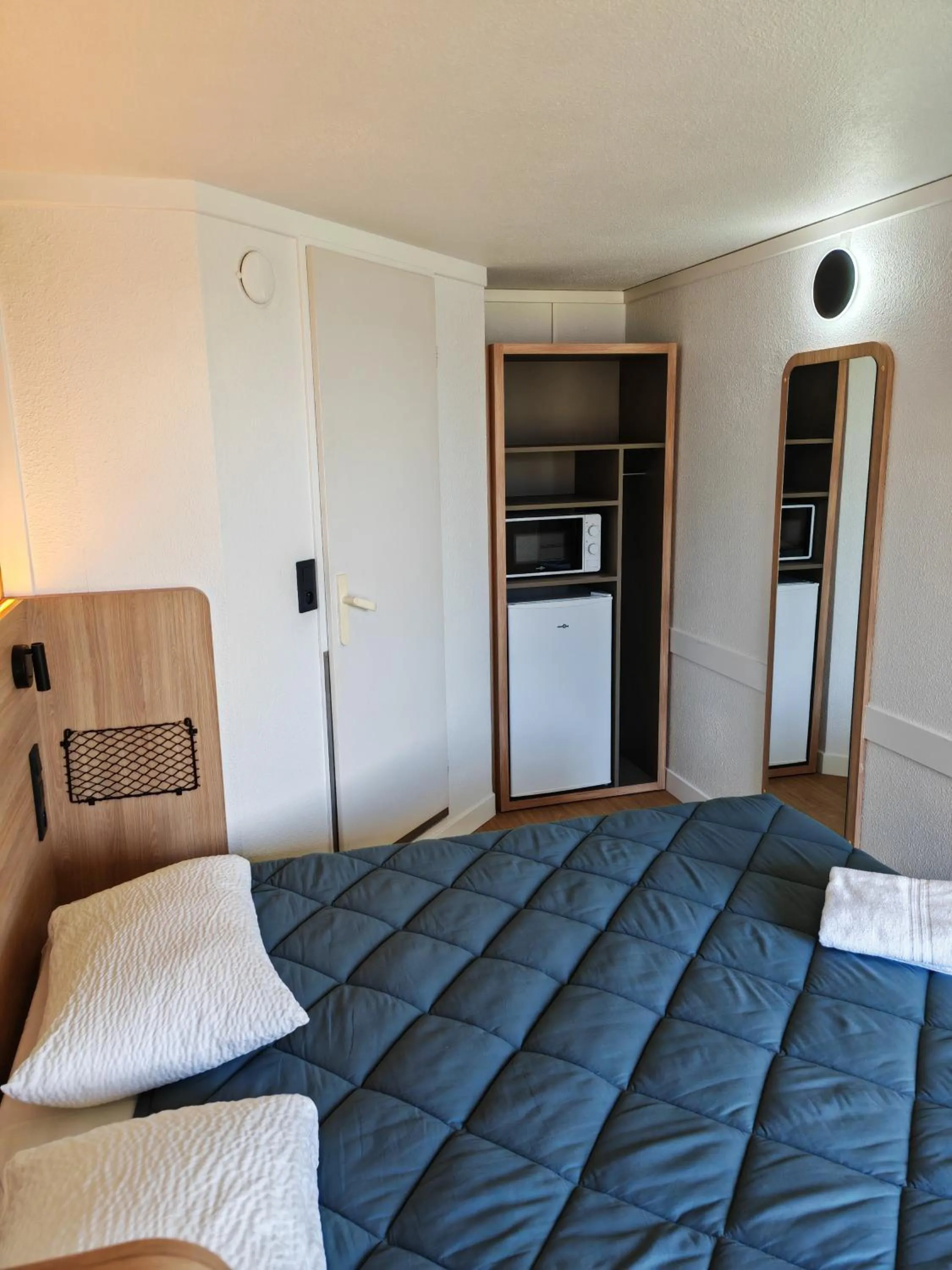 Bed in Premiere Classe Lille Sud - Douai Cuincy