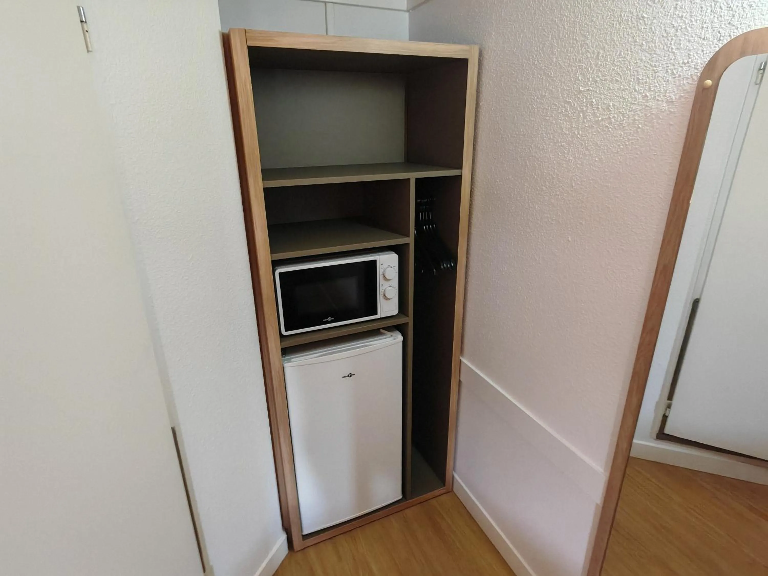 microwave in Premiere Classe Lille Sud - Douai Cuincy