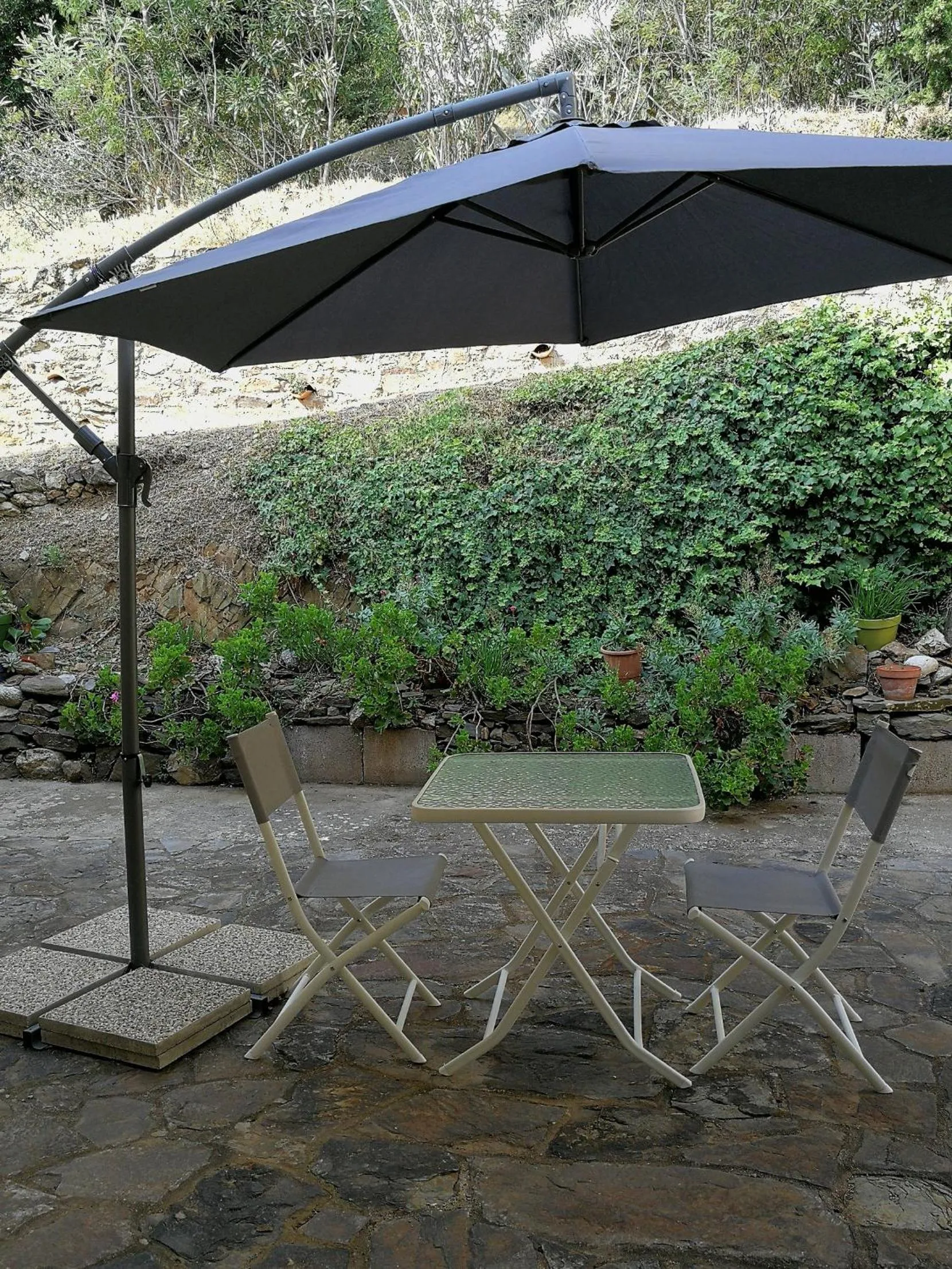 Patio in Hôtel AMBEILLE