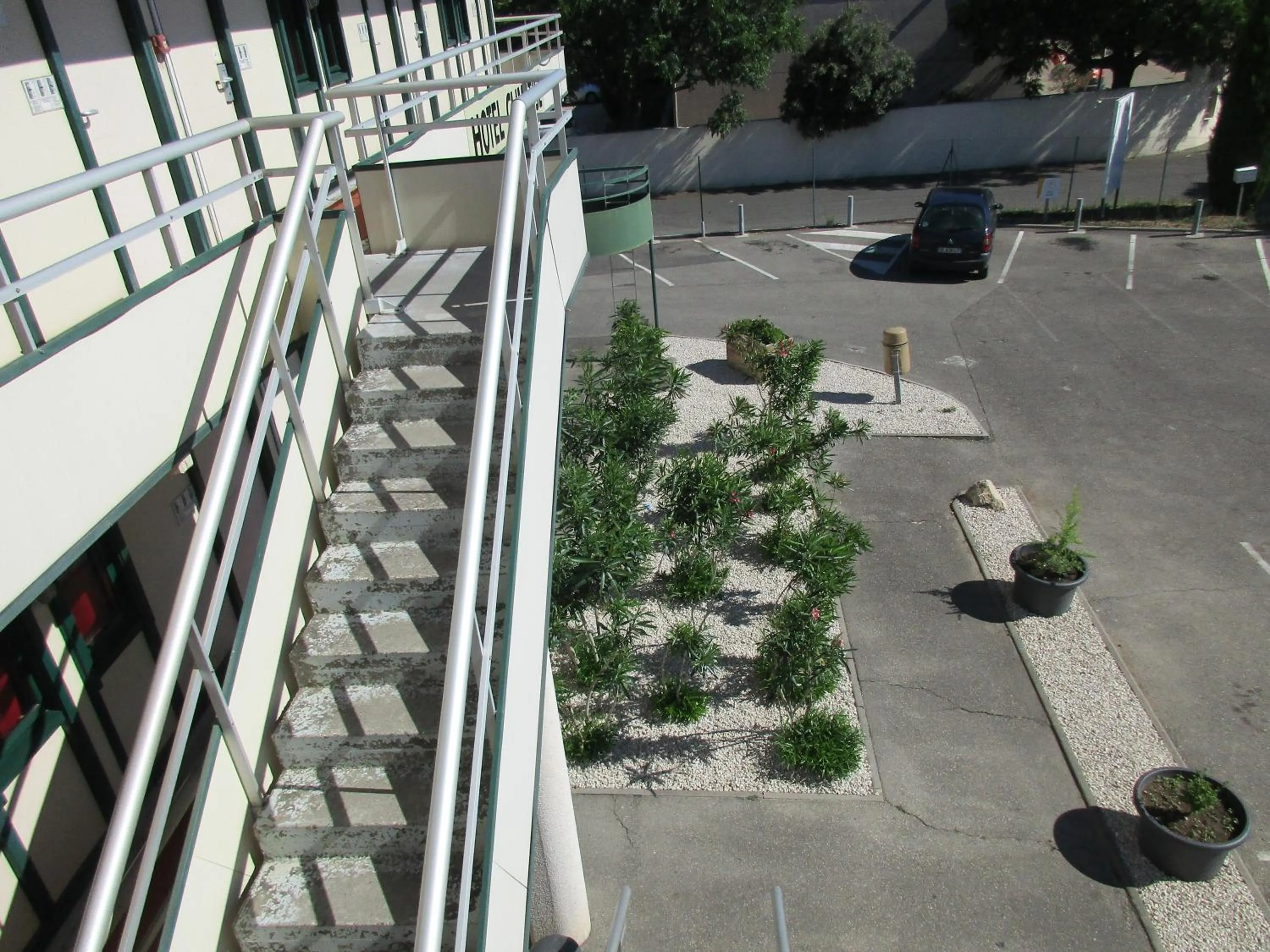 Bird's eye view in Premiere Classe Avignon Le Pontet