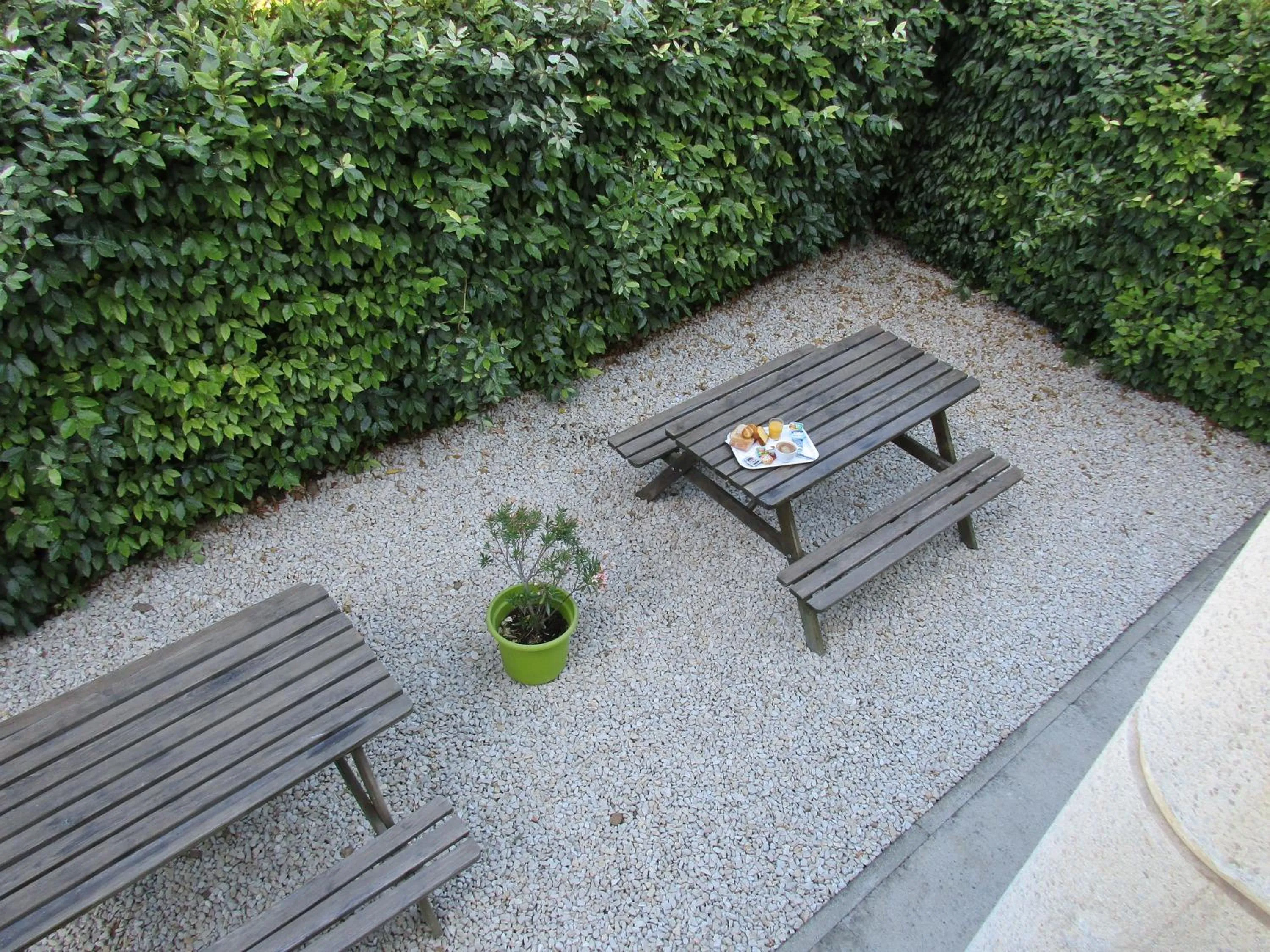 Balcony/Terrace in Premiere Classe Avignon Le Pontet