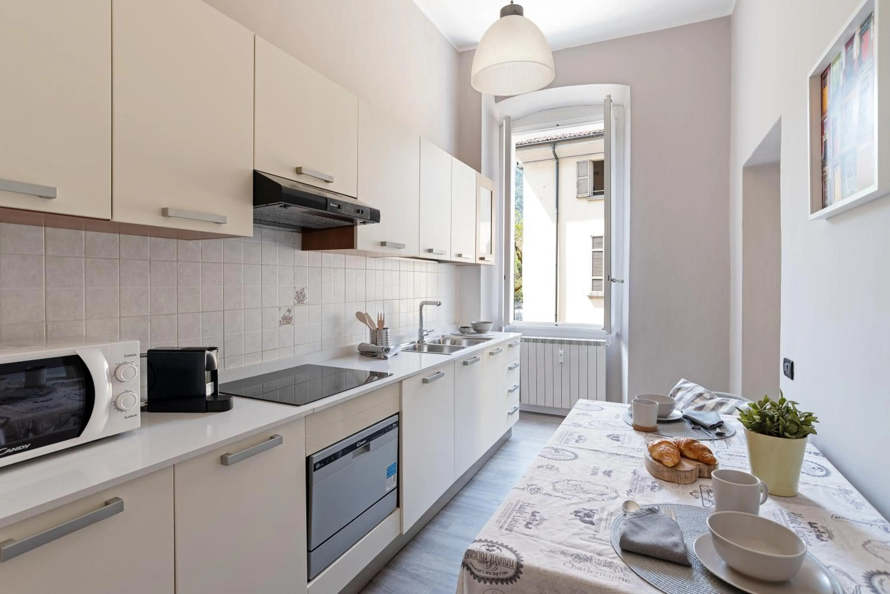 Kitchen or kitchenette in Vittoria Corner - byMyHomeInComo