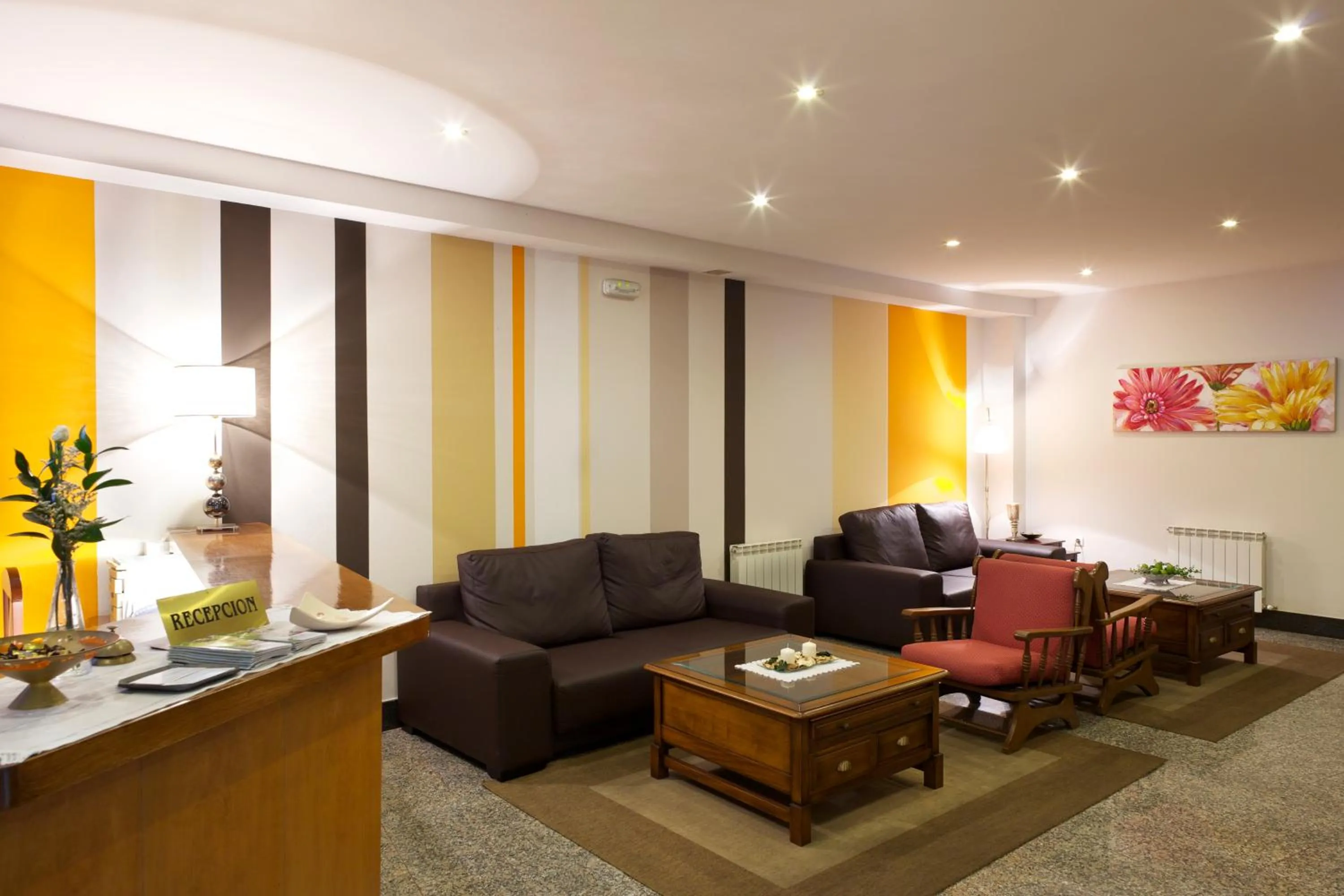 Lobby or reception in Hotel Restaurante El Manquin