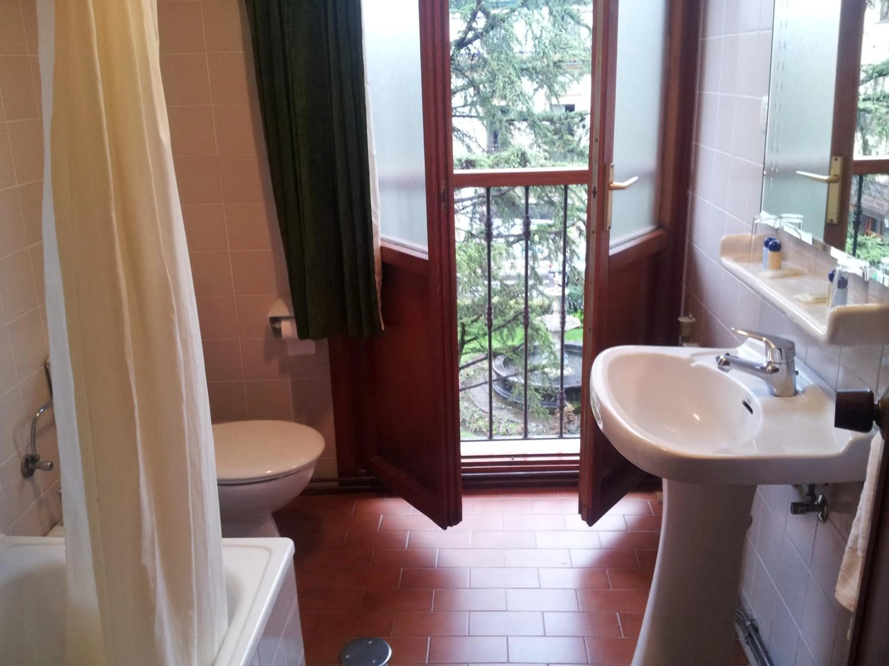 Bathroom in Hotel Restaurante El Manquin