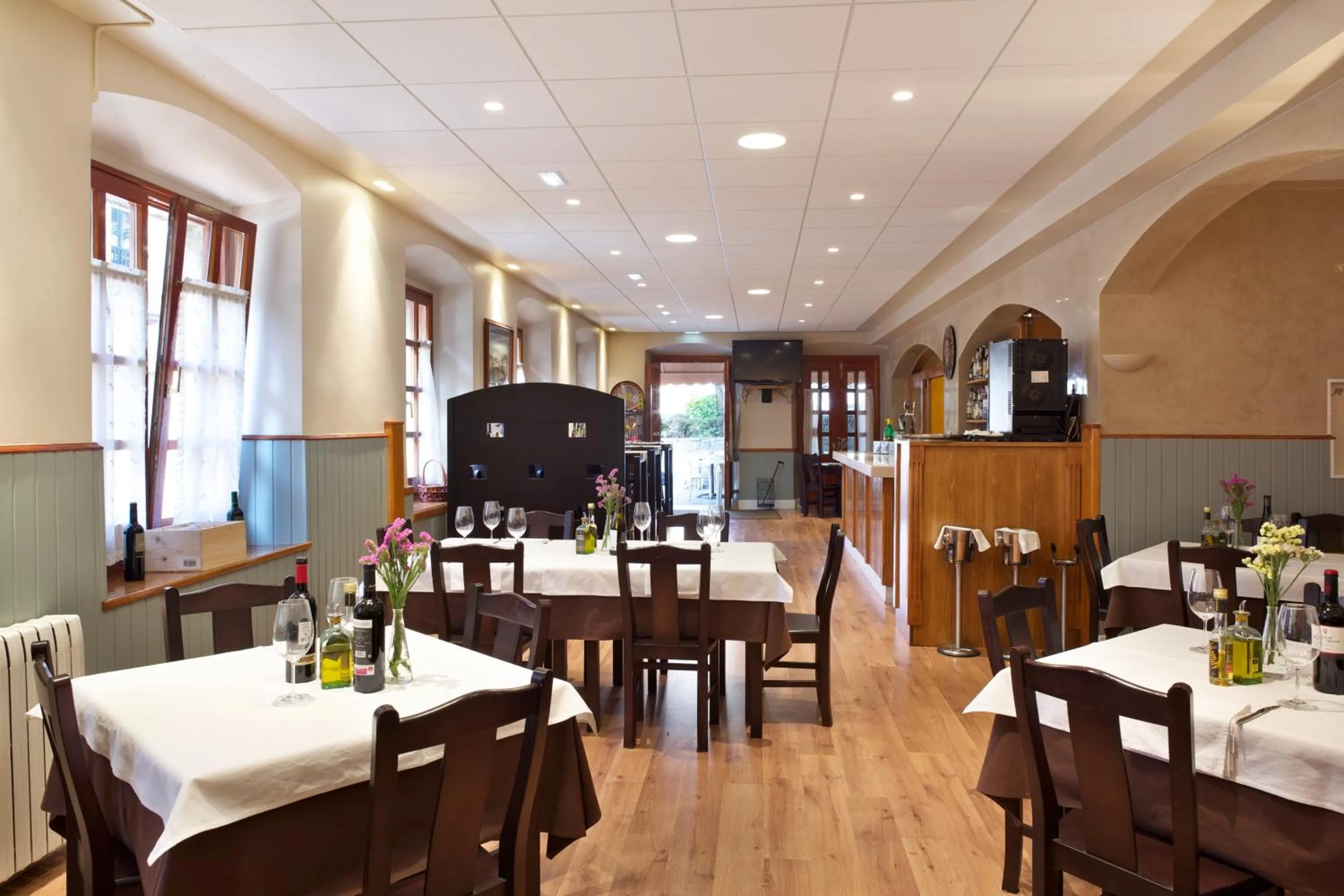 Restaurant/places to eat in Hotel Restaurante El Manquin