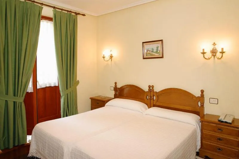 Day, Bed in Hotel Restaurante El Manquin