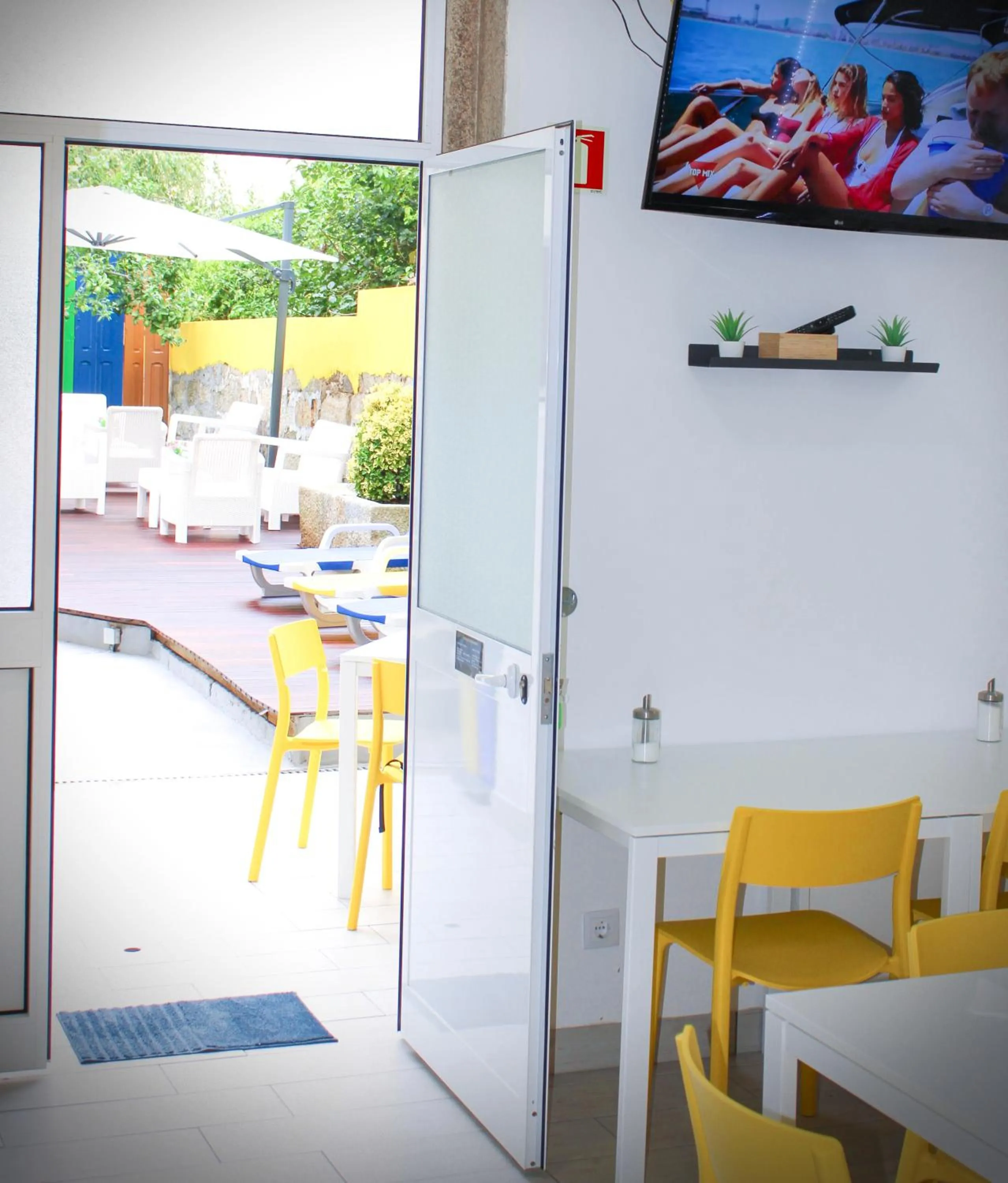 TV and multimedia in By Doors Hostel