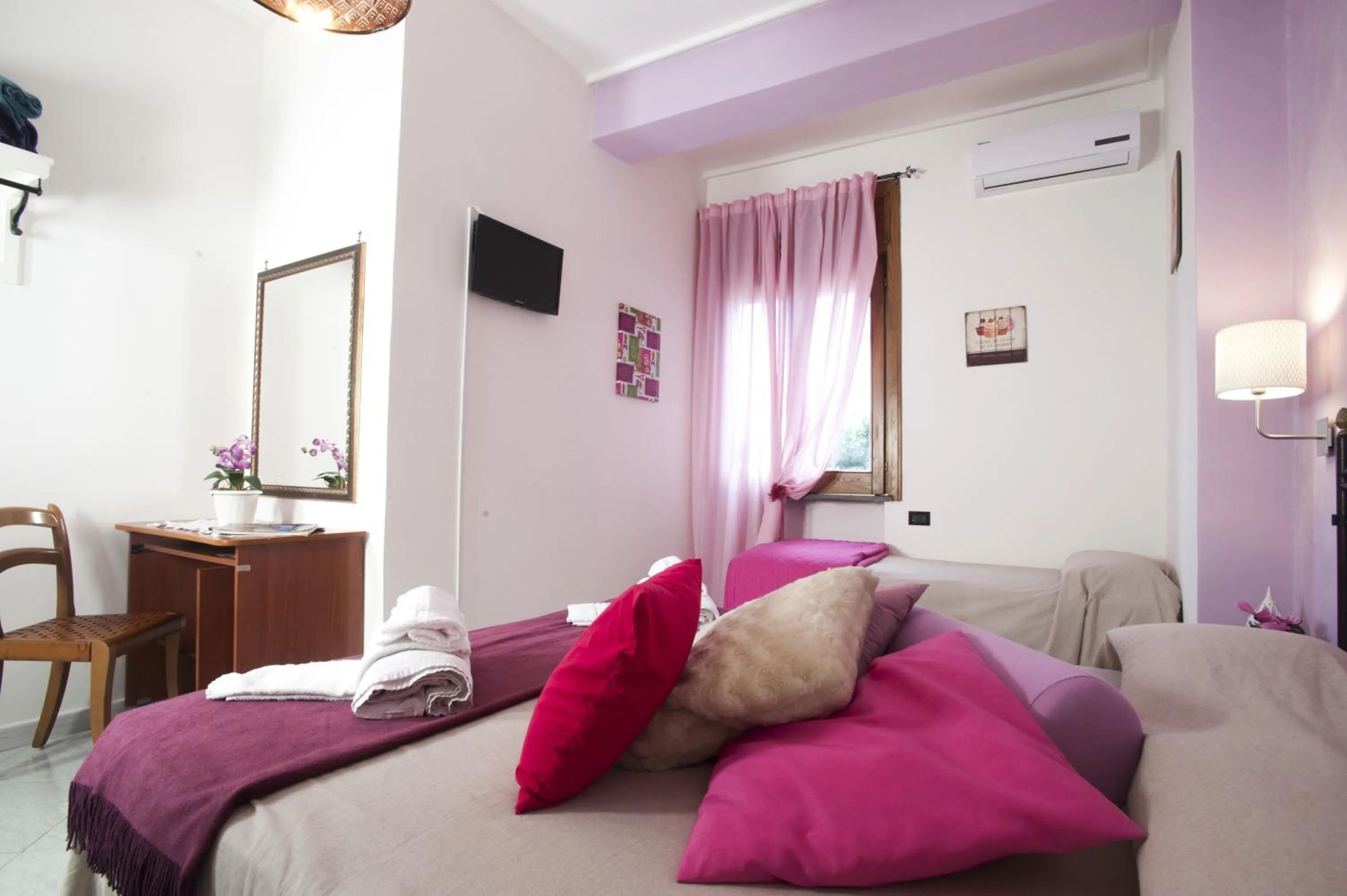 Decorative detail, Bed in B&B Elena