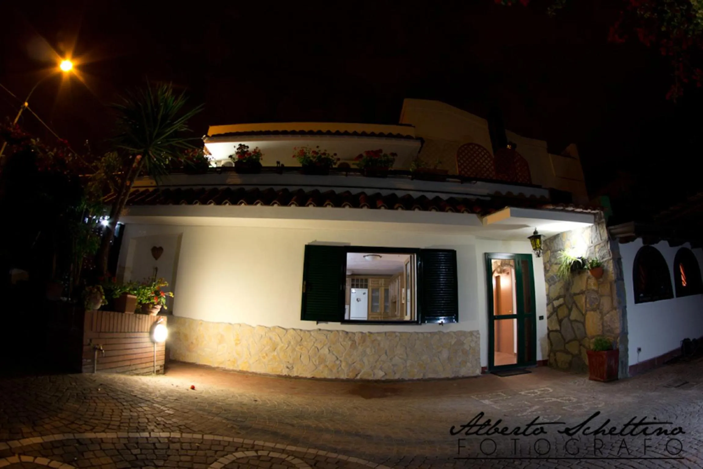 Facade/entrance in B&B Elena