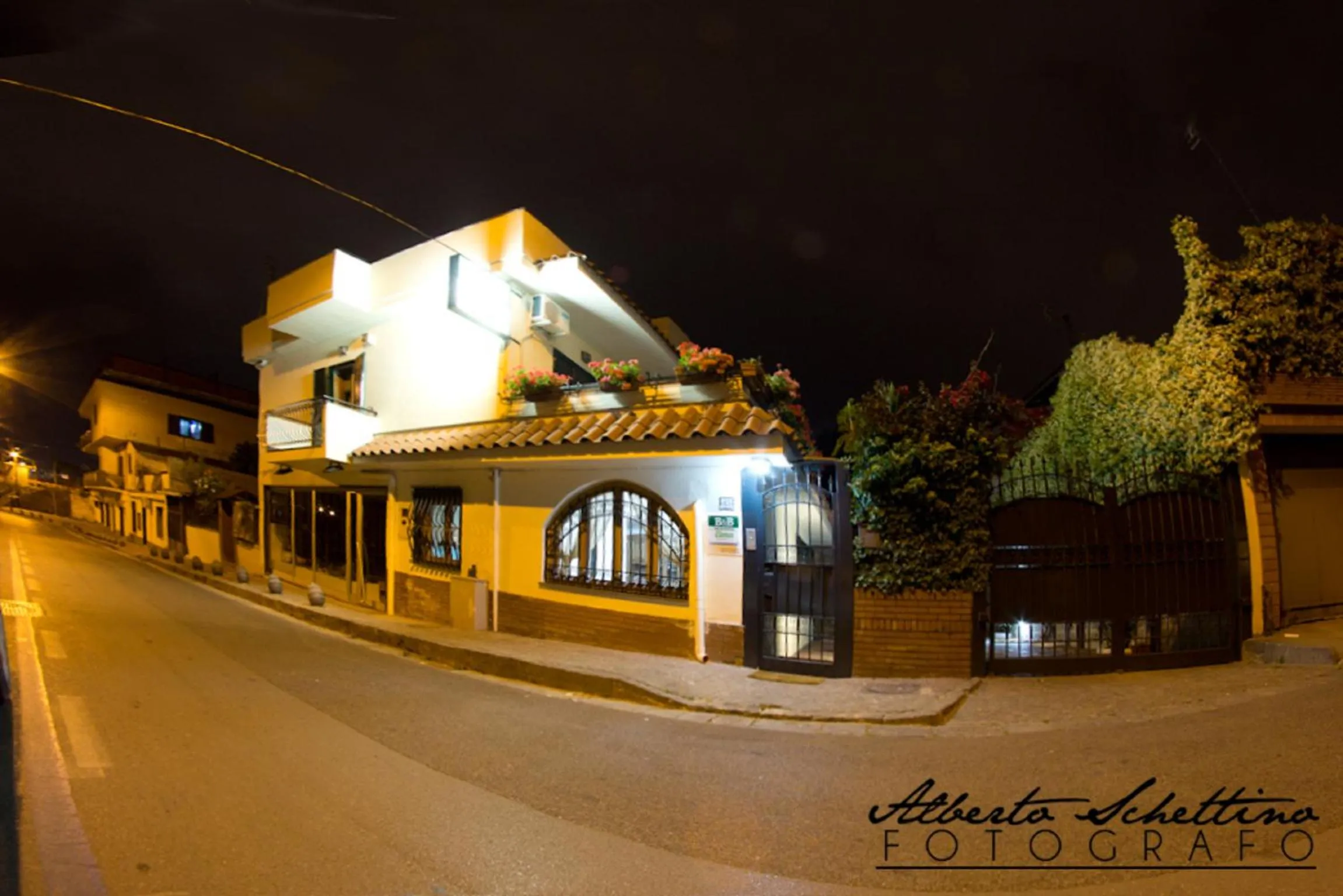 Facade/entrance in B&B Elena