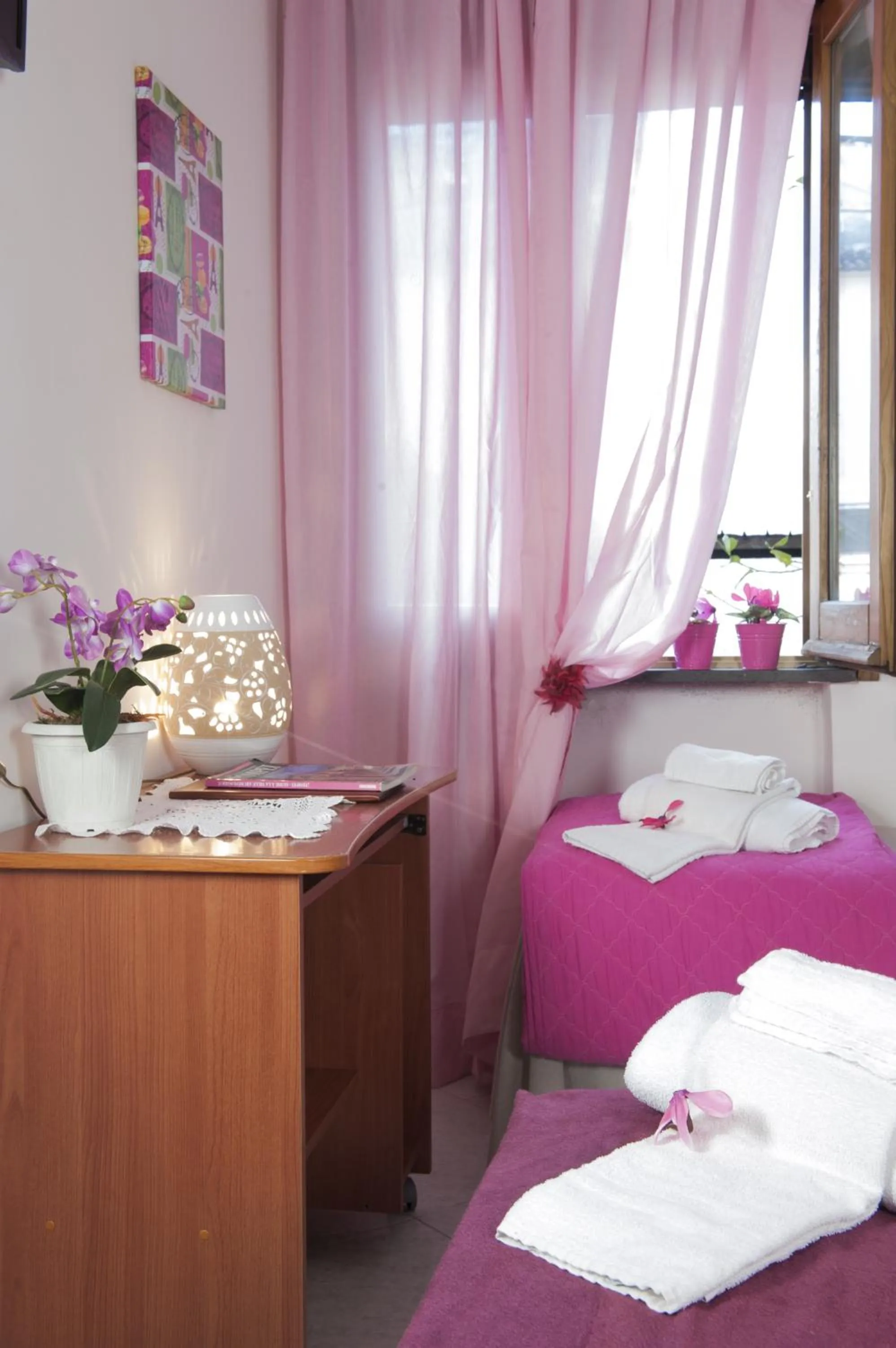 Decorative detail, Bed in B&B Elena