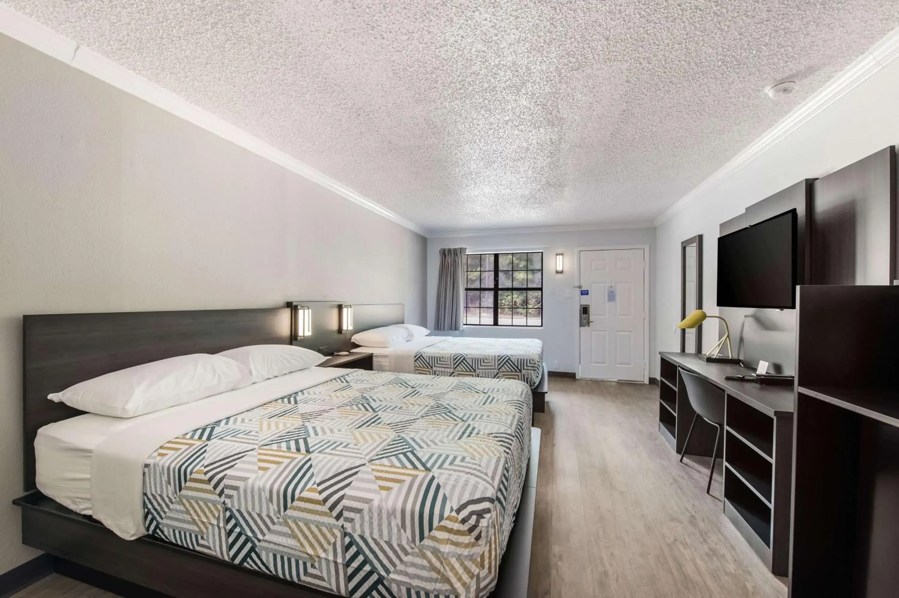 Deluxe Queen Room with Two Queen Beds - Non-Smoking in Motel 6-Kilgore, TX Deluxe Queen Room with Two Queen Beds - Non-Smoking in Motel 6-Kilgore, TX