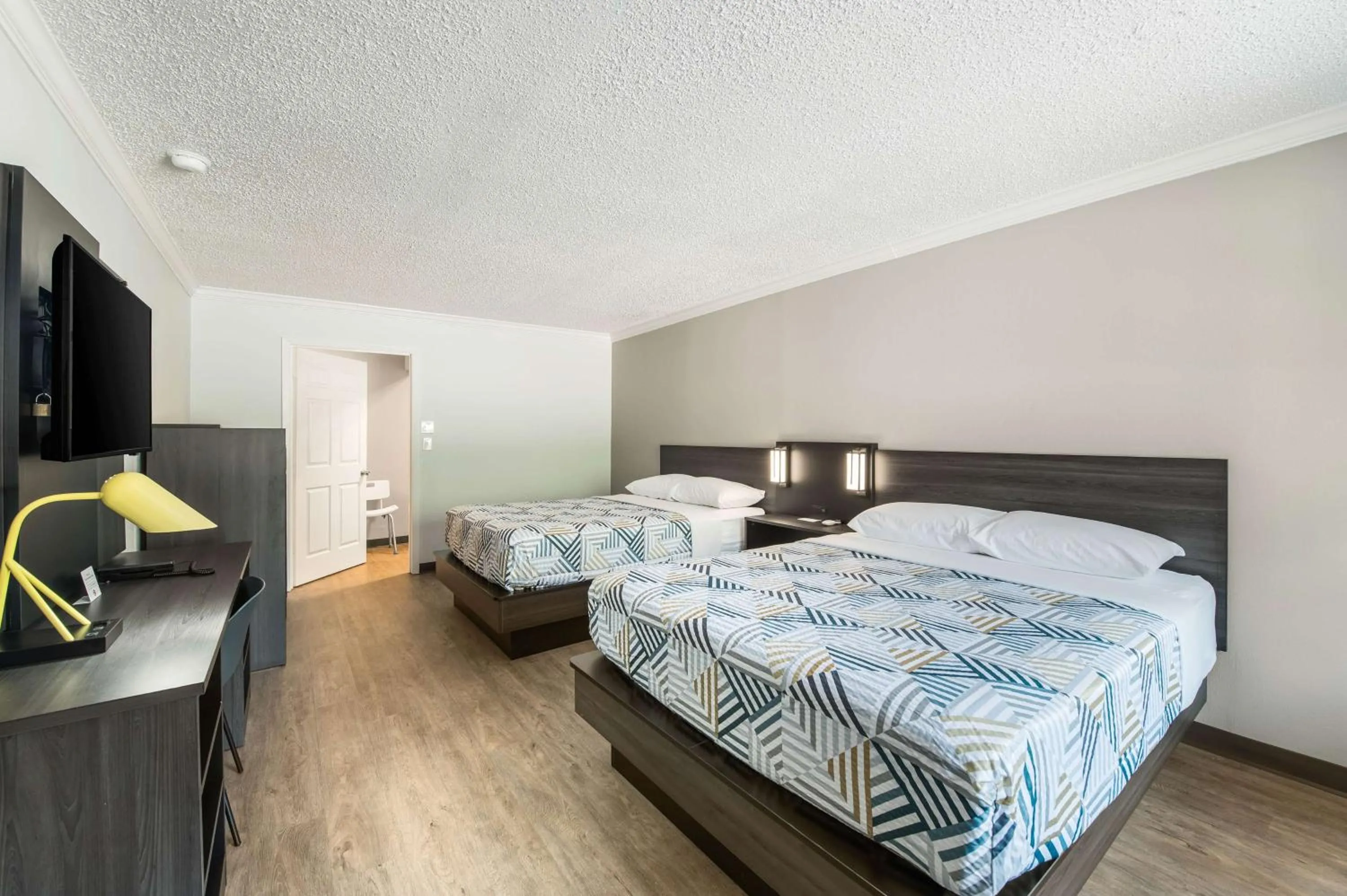 Photo of the whole room, Bed in Motel 6-Kilgore, TX