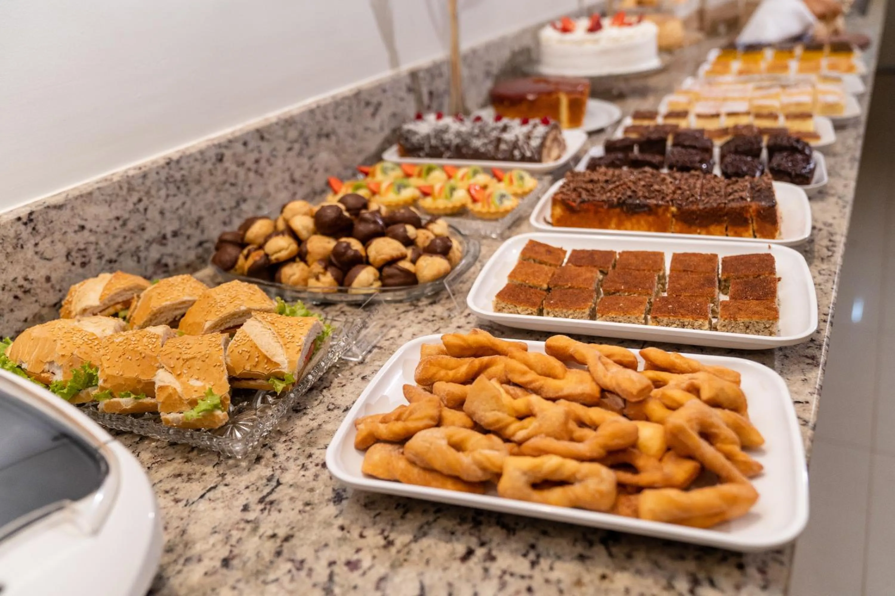 Buffet breakfast in Hotel Caiuá