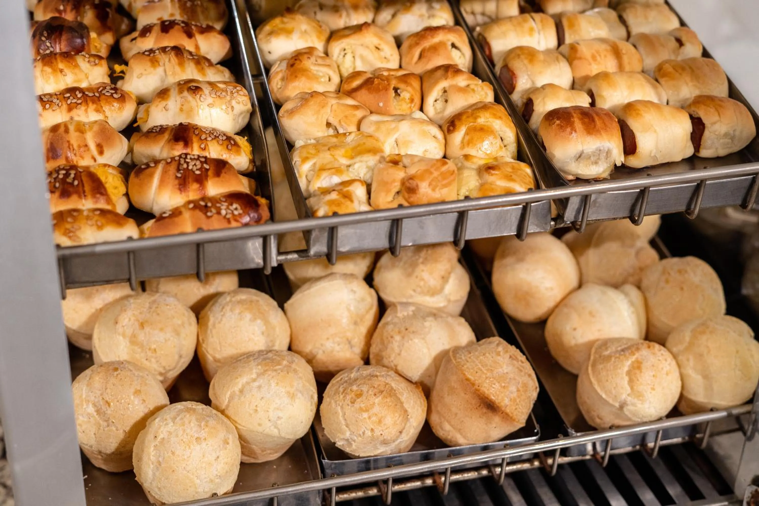 Buffet breakfast in Hotel Caiuá
