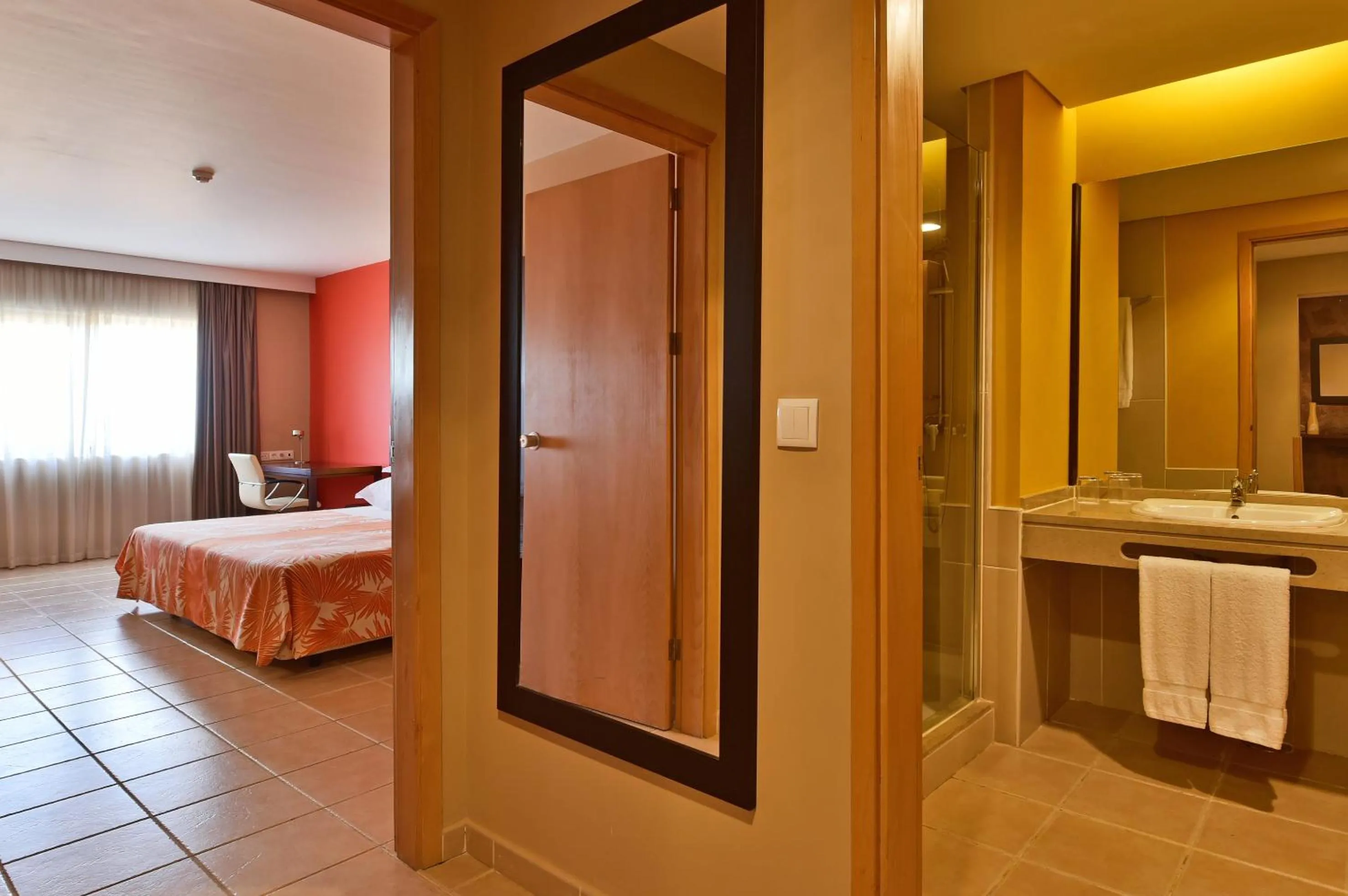 Bedroom, Bed in Pestana Tropico Ocean & City Hotel