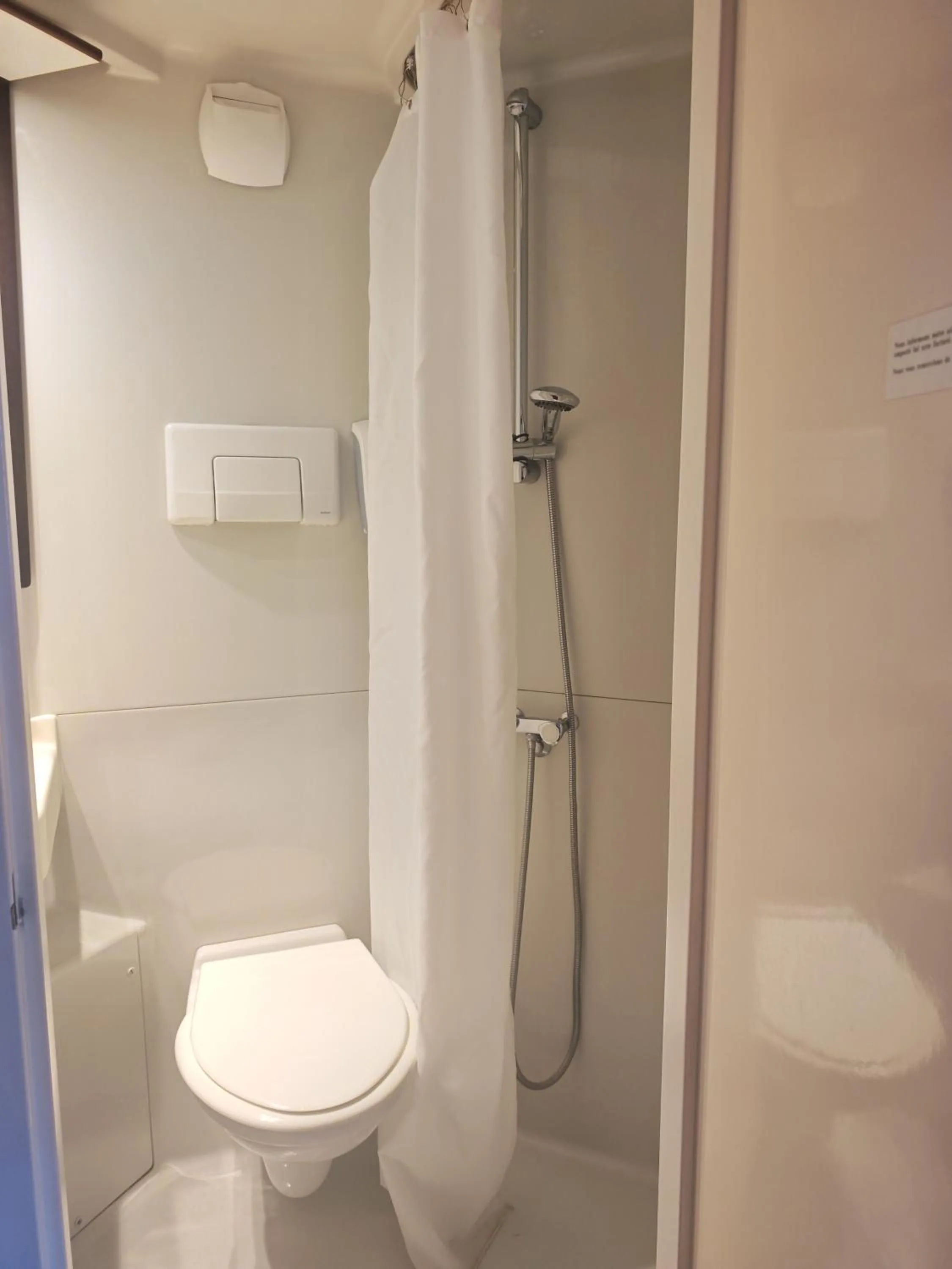 Bathroom in Premiere Classe Besancon Ecole Valentin