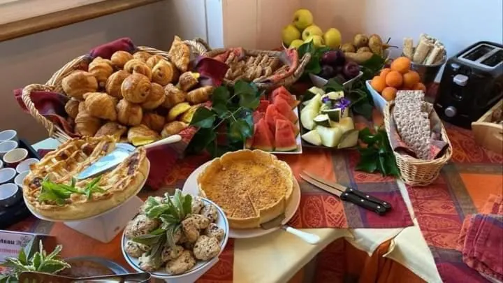 Breakfast in Les Loges Du Parc