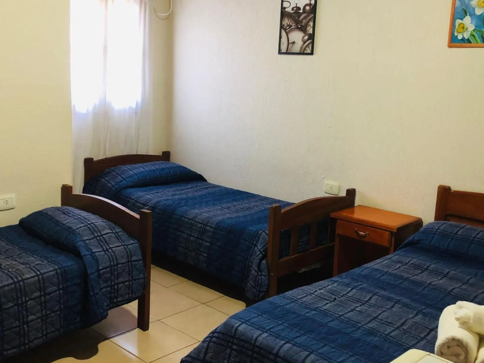 Bedroom, Bed in La Familia Hotel