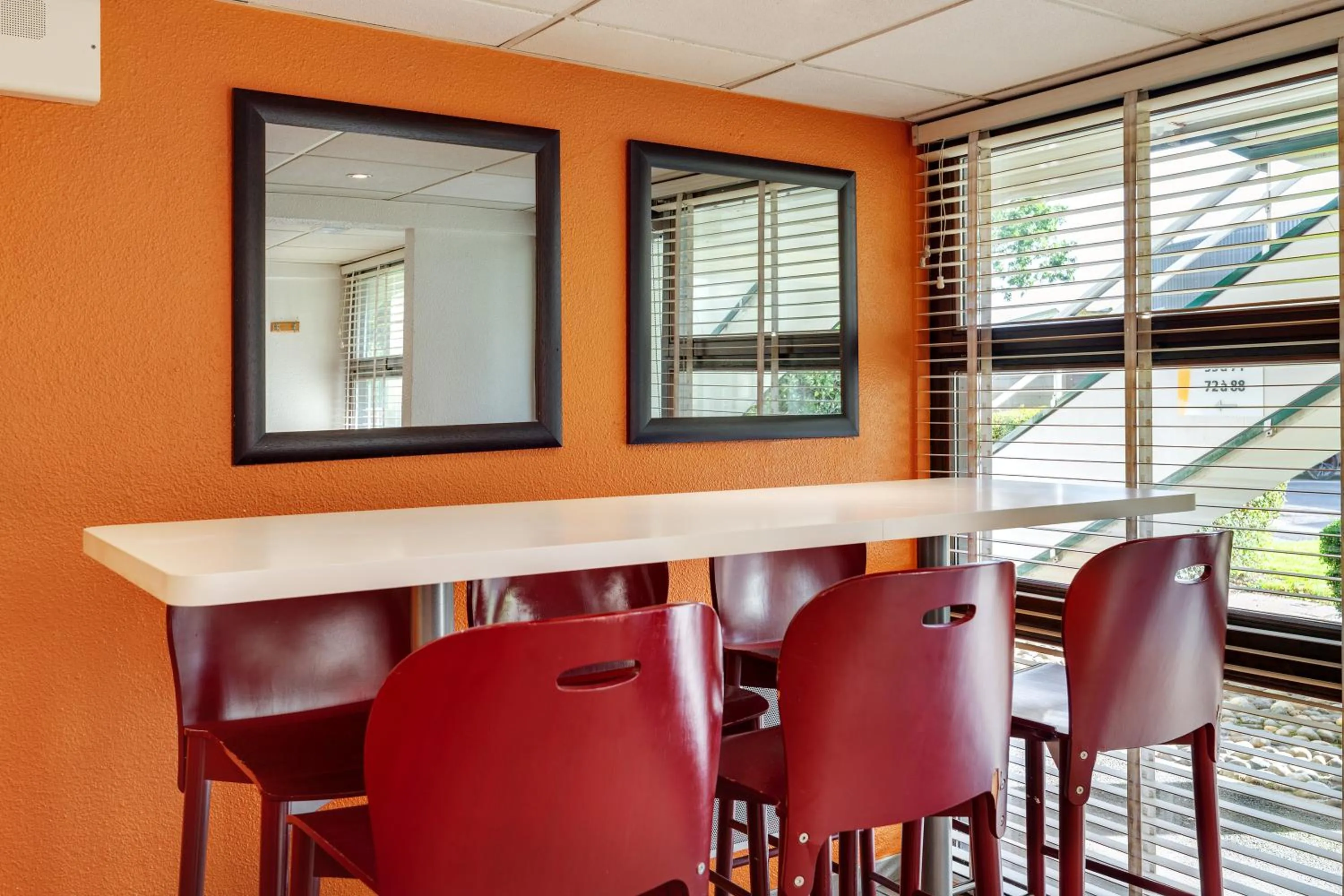 Restaurant/places to eat in Premiere Classe Bethune Fouquières Lès Béthunes