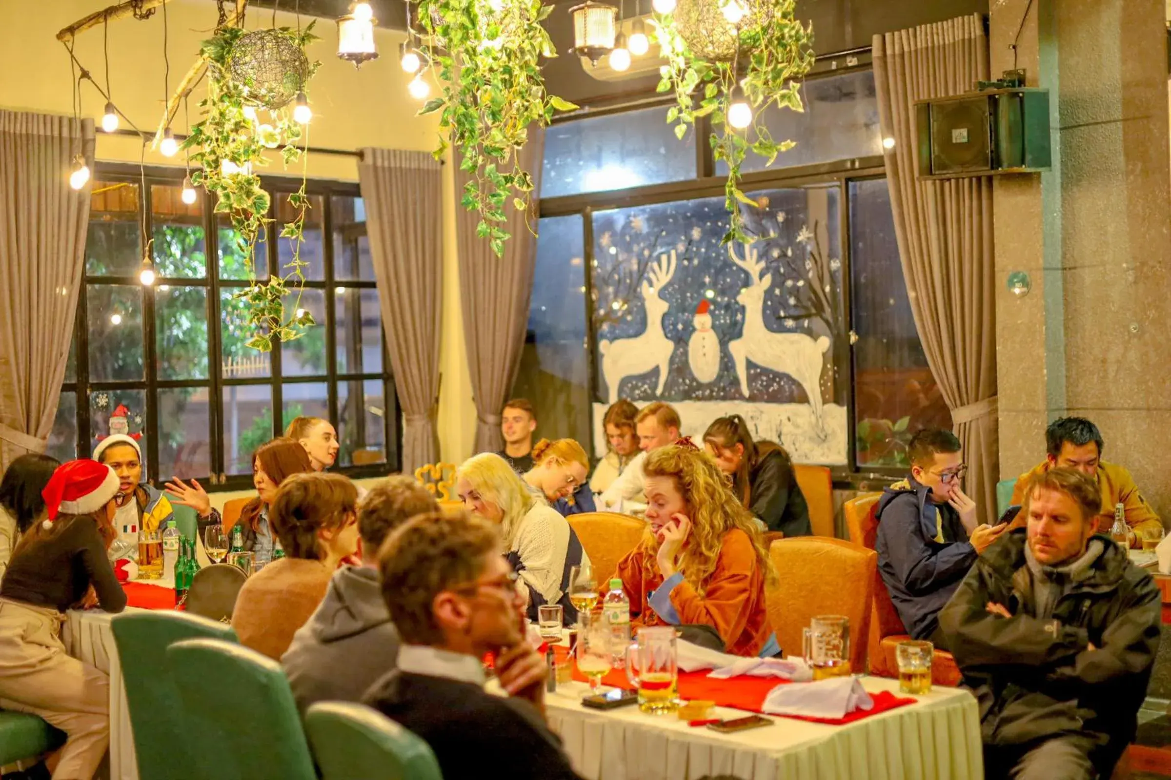Restaurant/places to eat in DMZ Hostel Restaurant/places to eat in DMZ Hostel