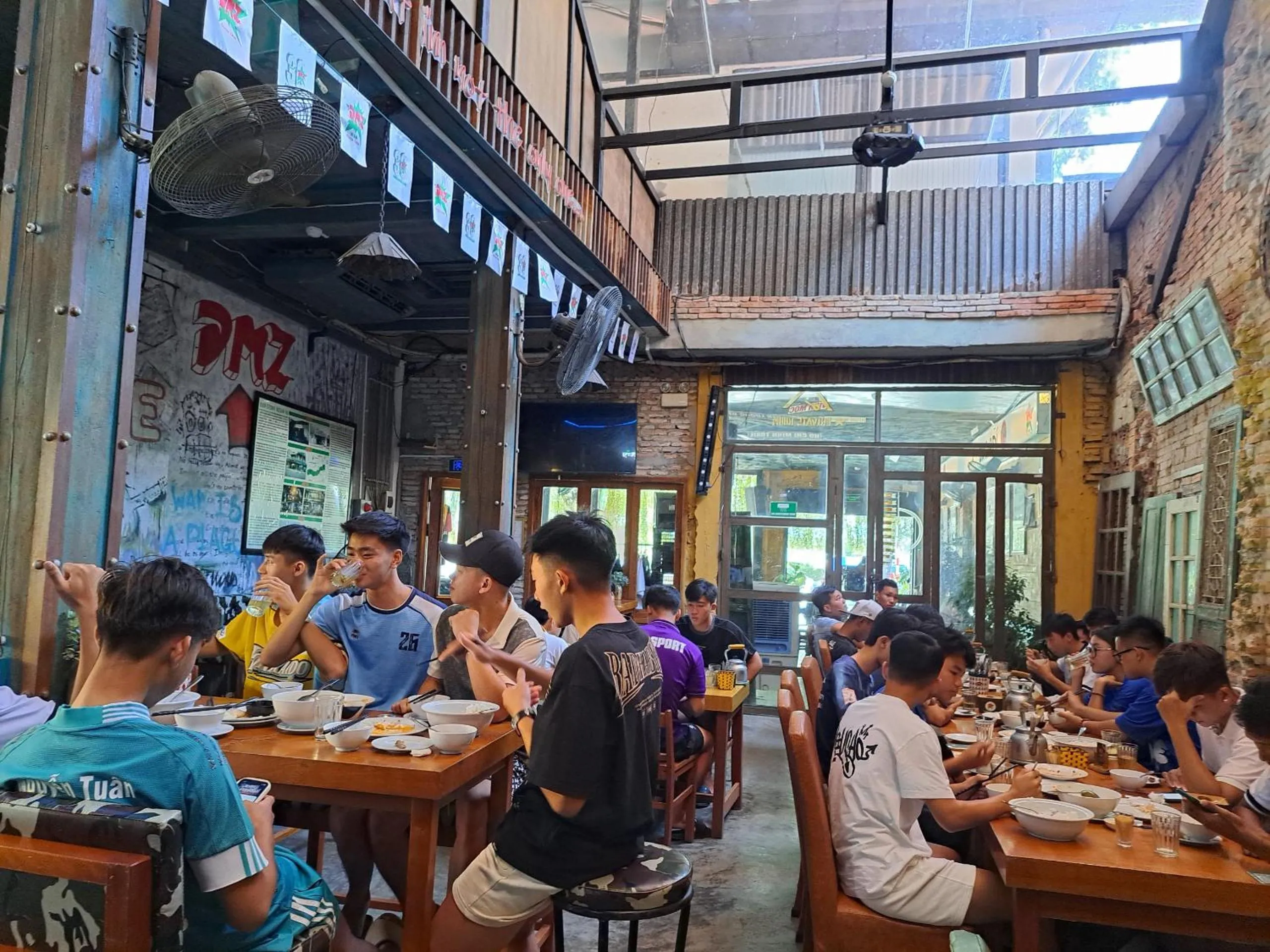 Restaurant/places to eat in DMZ Hostel