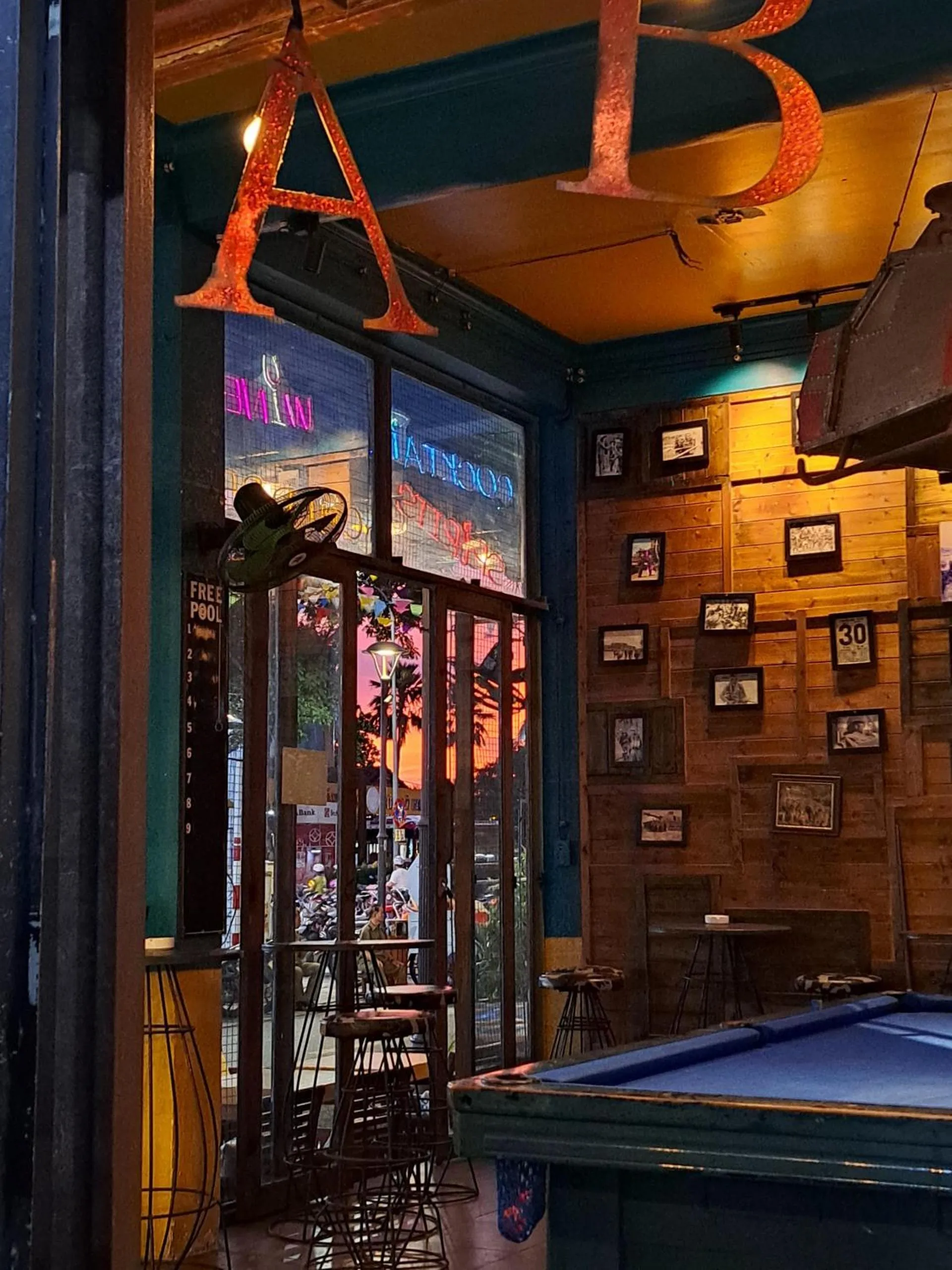 Restaurant/places to eat in DMZ Hostel