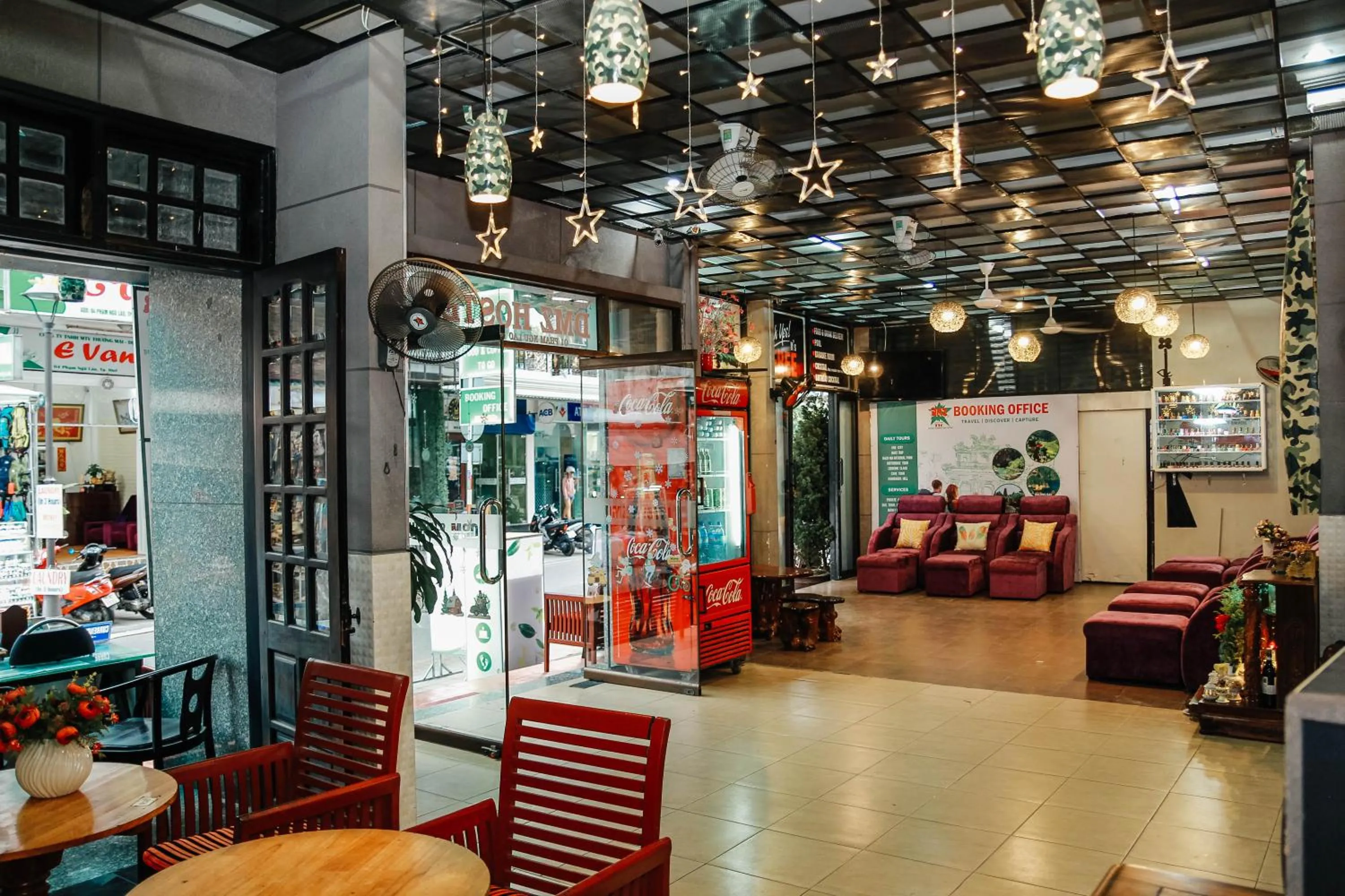 Lobby or reception in DMZ Hostel