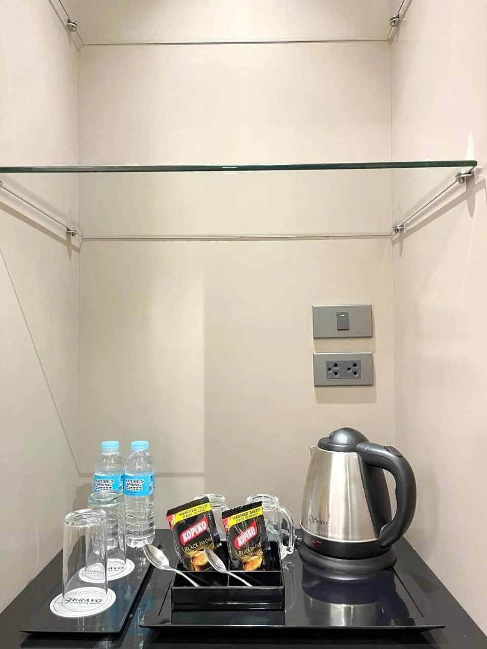 Coffee/tea facilities in Bravo Tanauan Hotel