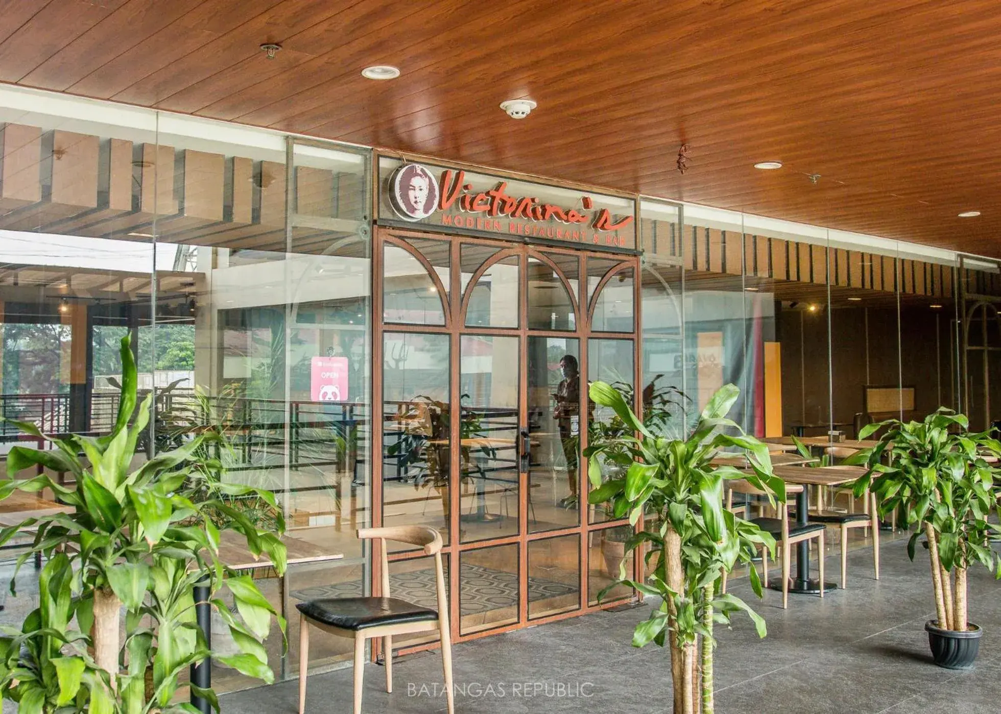 Restaurant/places to eat in Bravo Tanauan Hotel Restaurant/places to eat in Bravo Tanauan Hotel