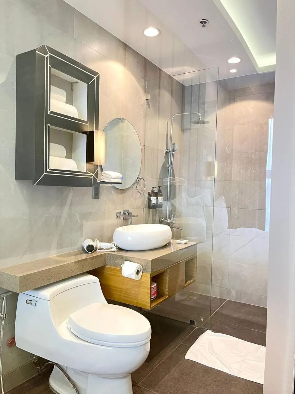 Shower in Bravo Tanauan Hotel