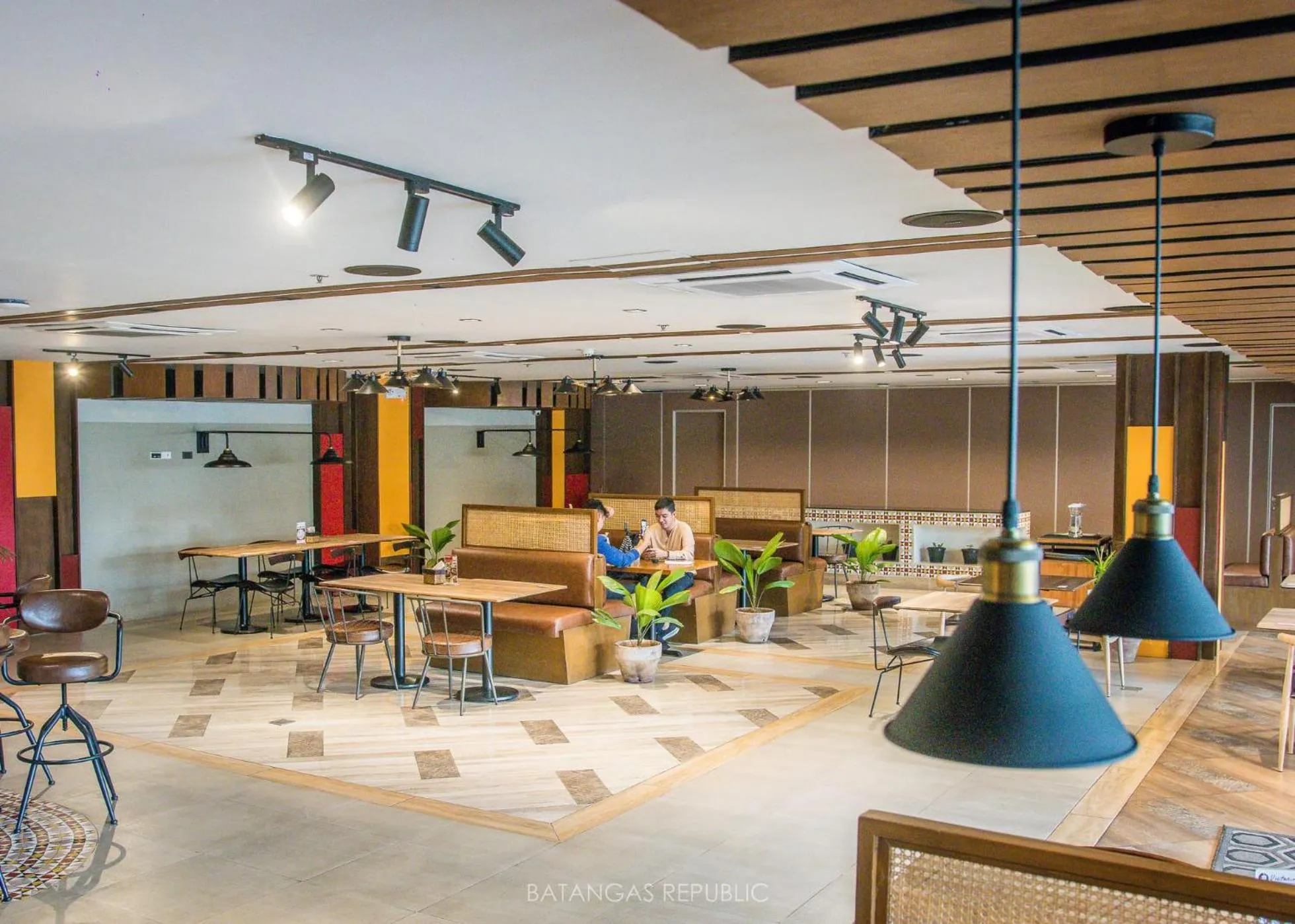 Dining area in Bravo Tanauan Hotel