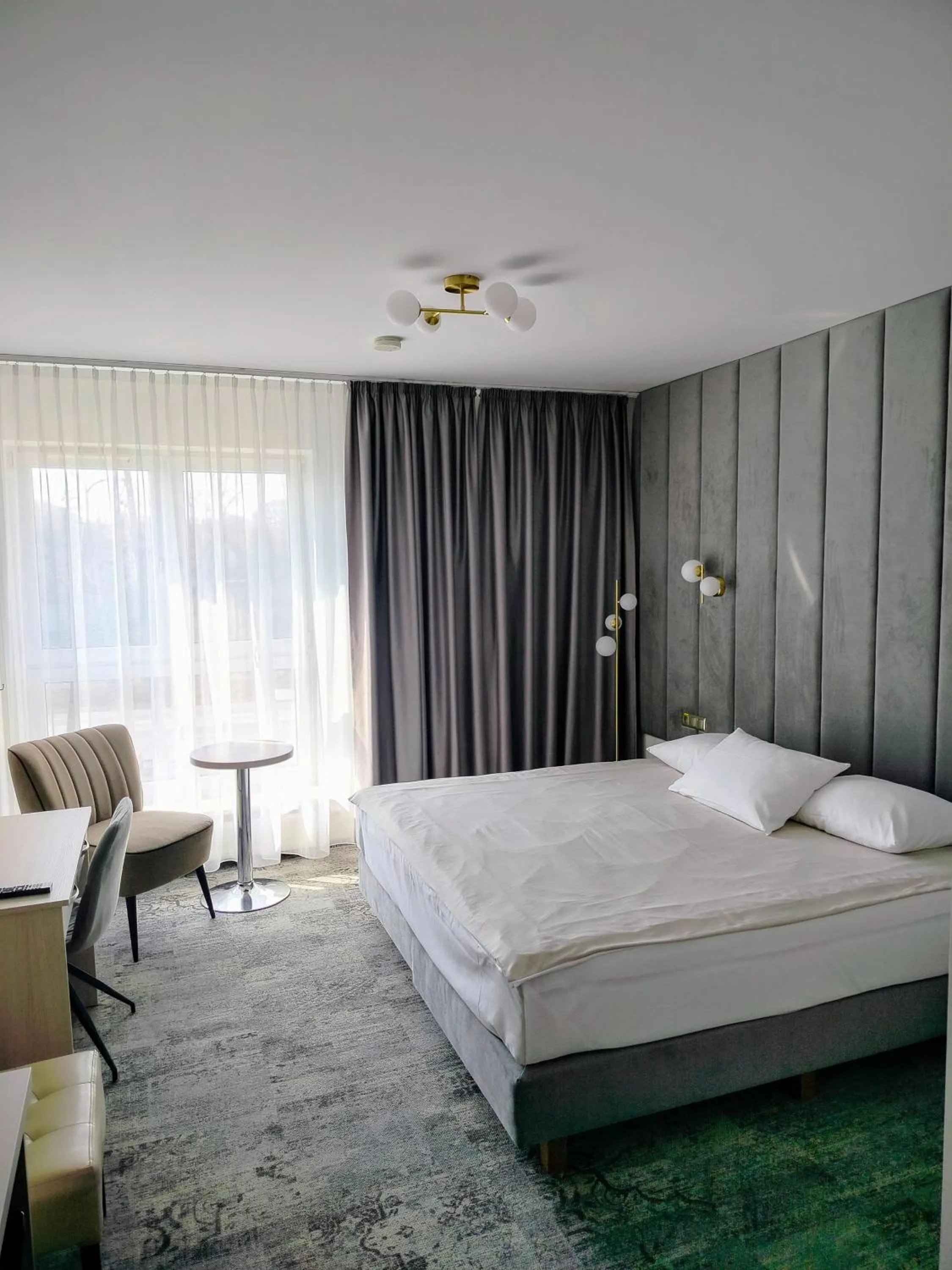 Photo of the whole room, Bed in Hotel Sokołowska Airport Modlin