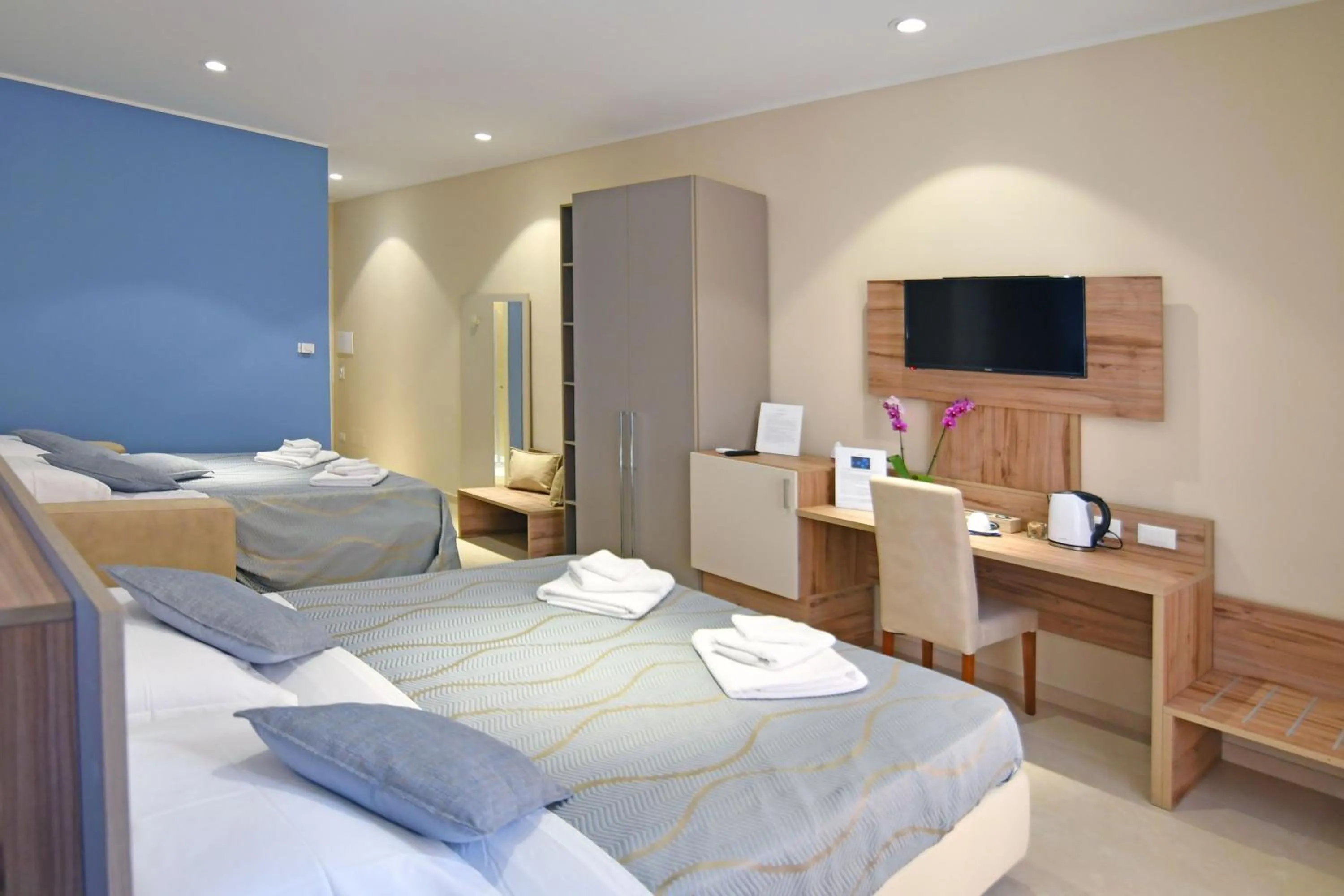 TV and multimedia, Bed in Astro Blu