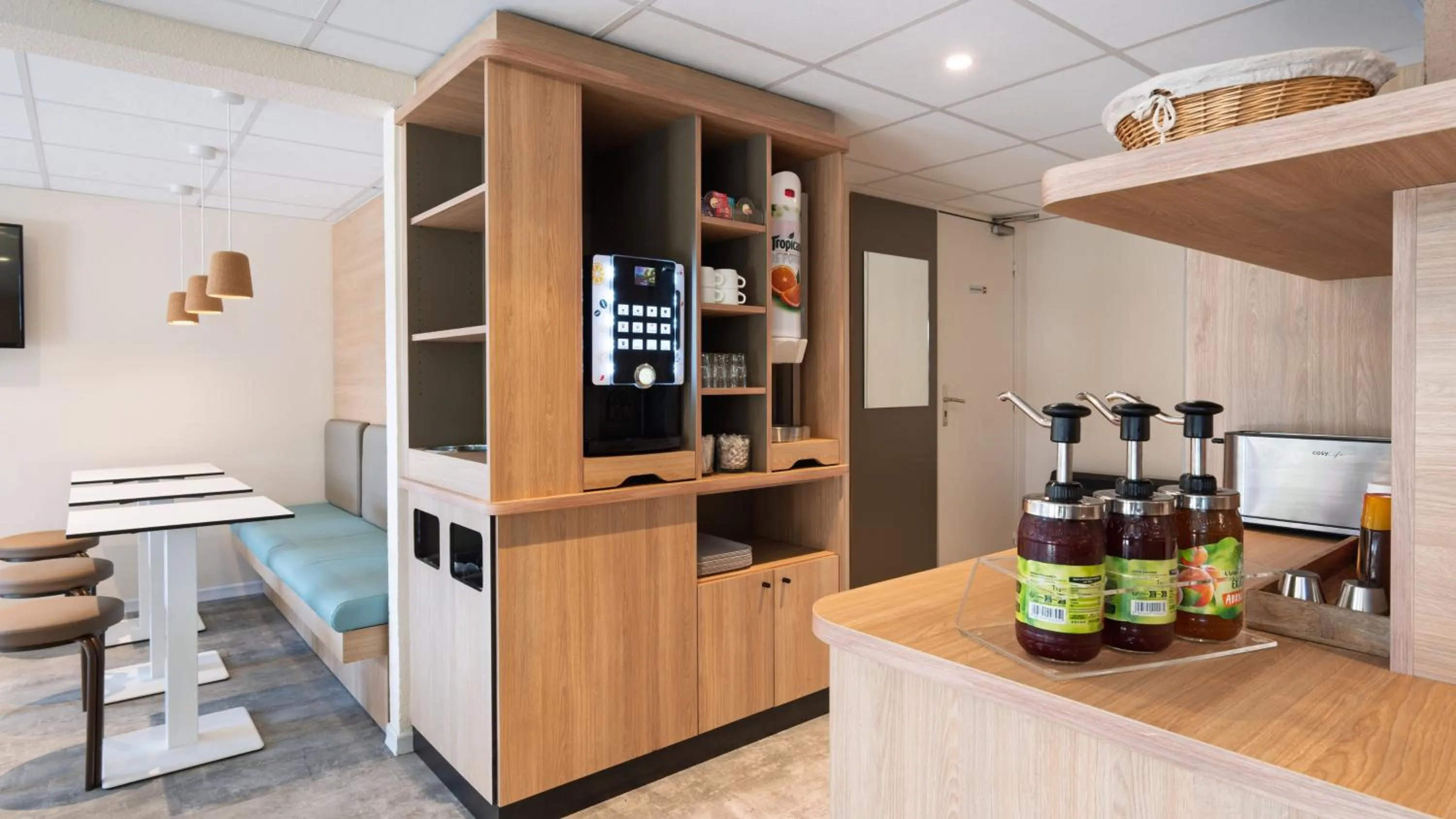 Restaurant/places to eat in Premiere Classe Bordeaux Sud Villenave D'ornon