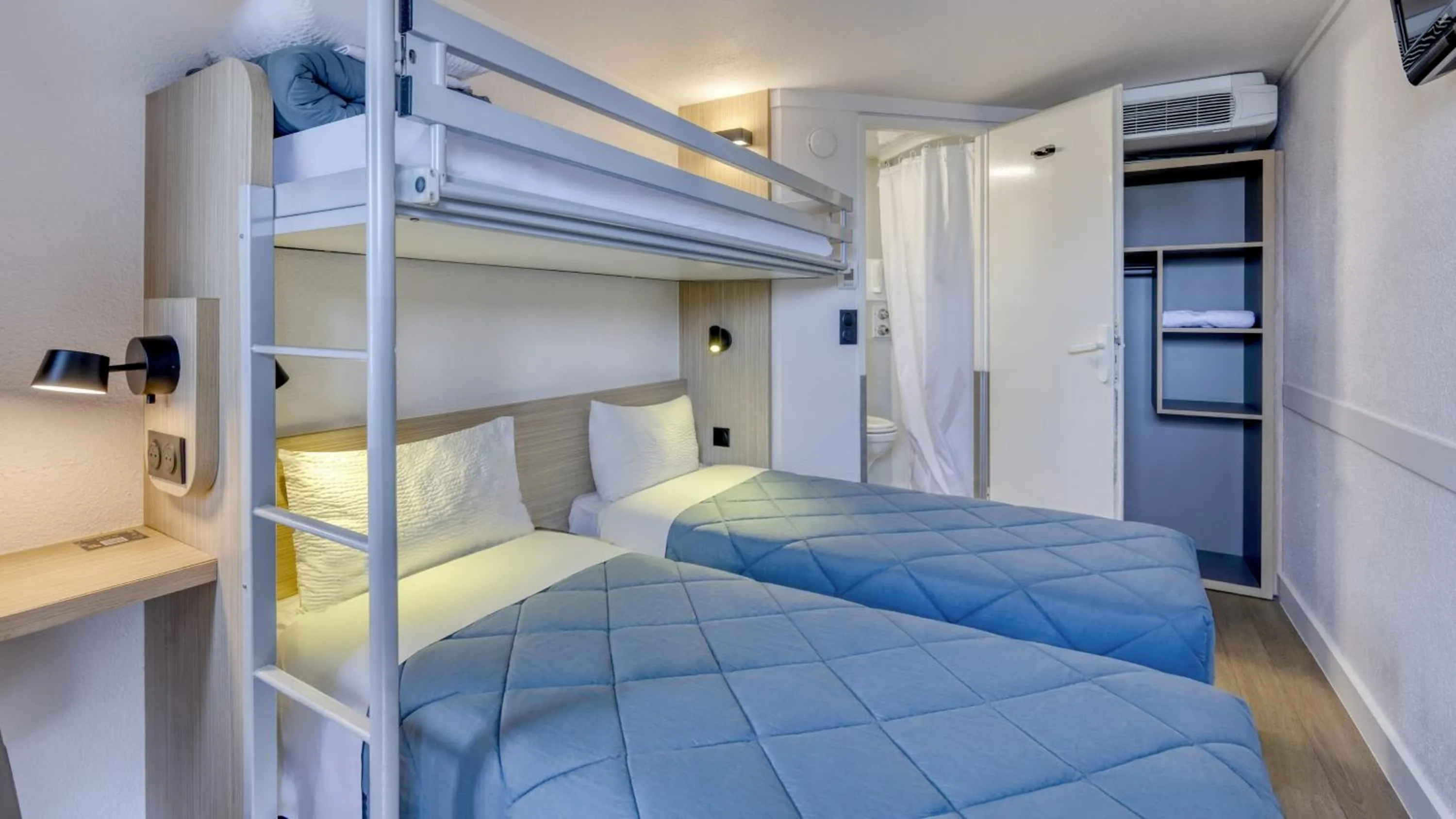 Bed in Premiere Classe Bordeaux Sud Villenave D'ornon