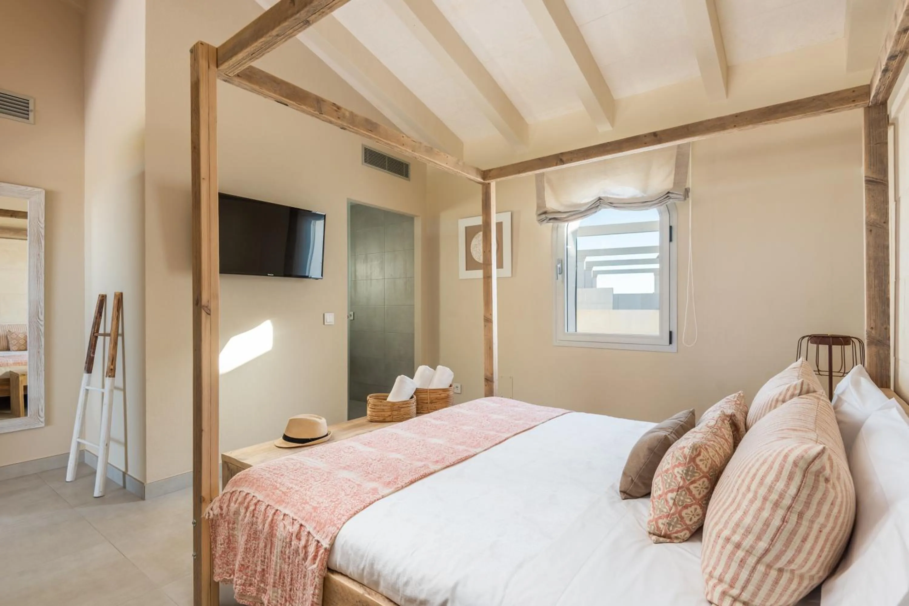 Bed in Agroturismo Llucasaldent Gran Menorca - Adults Only