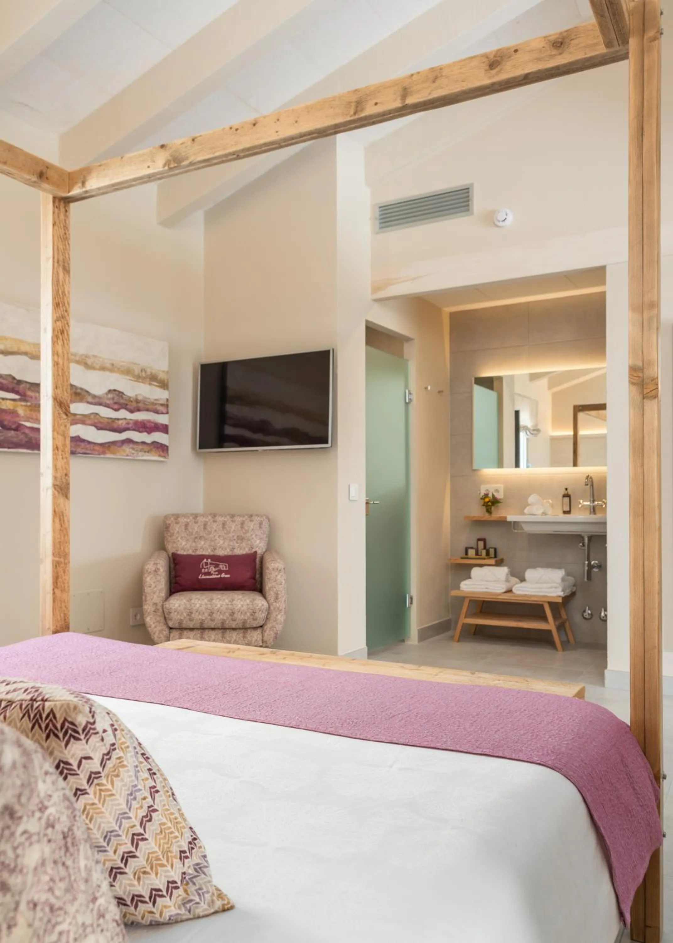 Bedroom, Bed in Agroturismo Llucasaldent Gran Menorca - Adults Only
