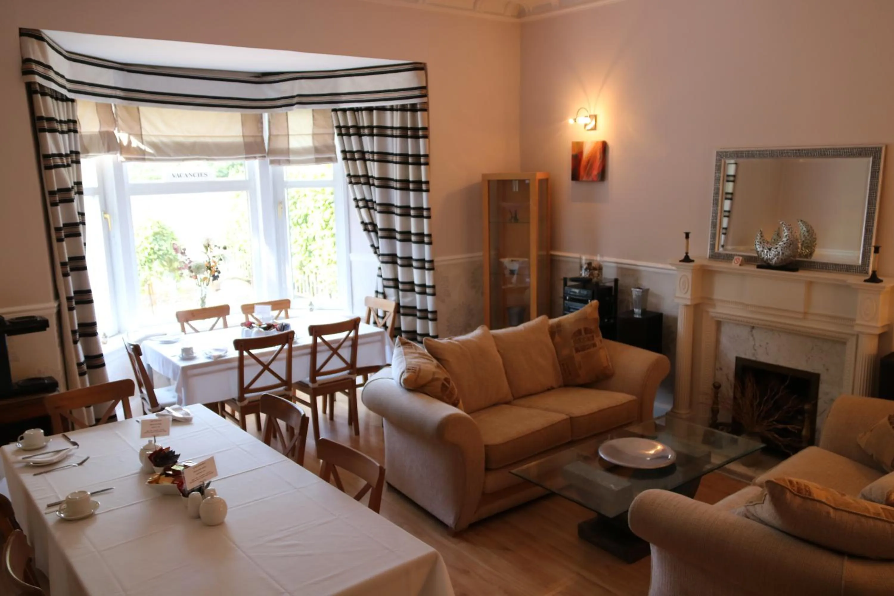 Dining area in Dalmore Lodge Guest House