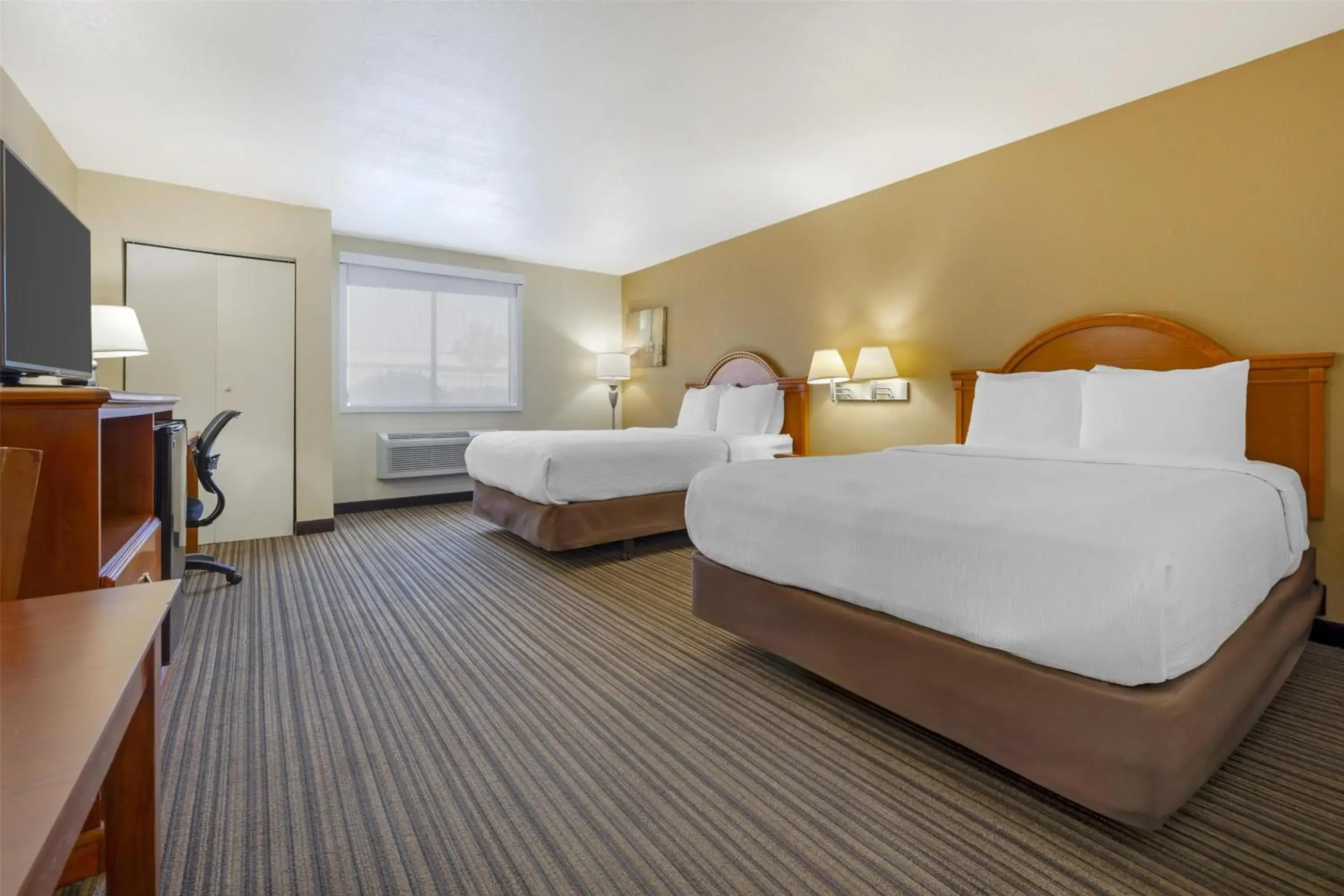 Queen Room with Two Queen Beds and Roll-In Shower - Disability Access/Non-Smoking in Best Western East El Paso Inn Queen Room with Two Queen Beds and Roll-In Shower - Disability Access/Non-Smoking in Best Western East El Paso Inn