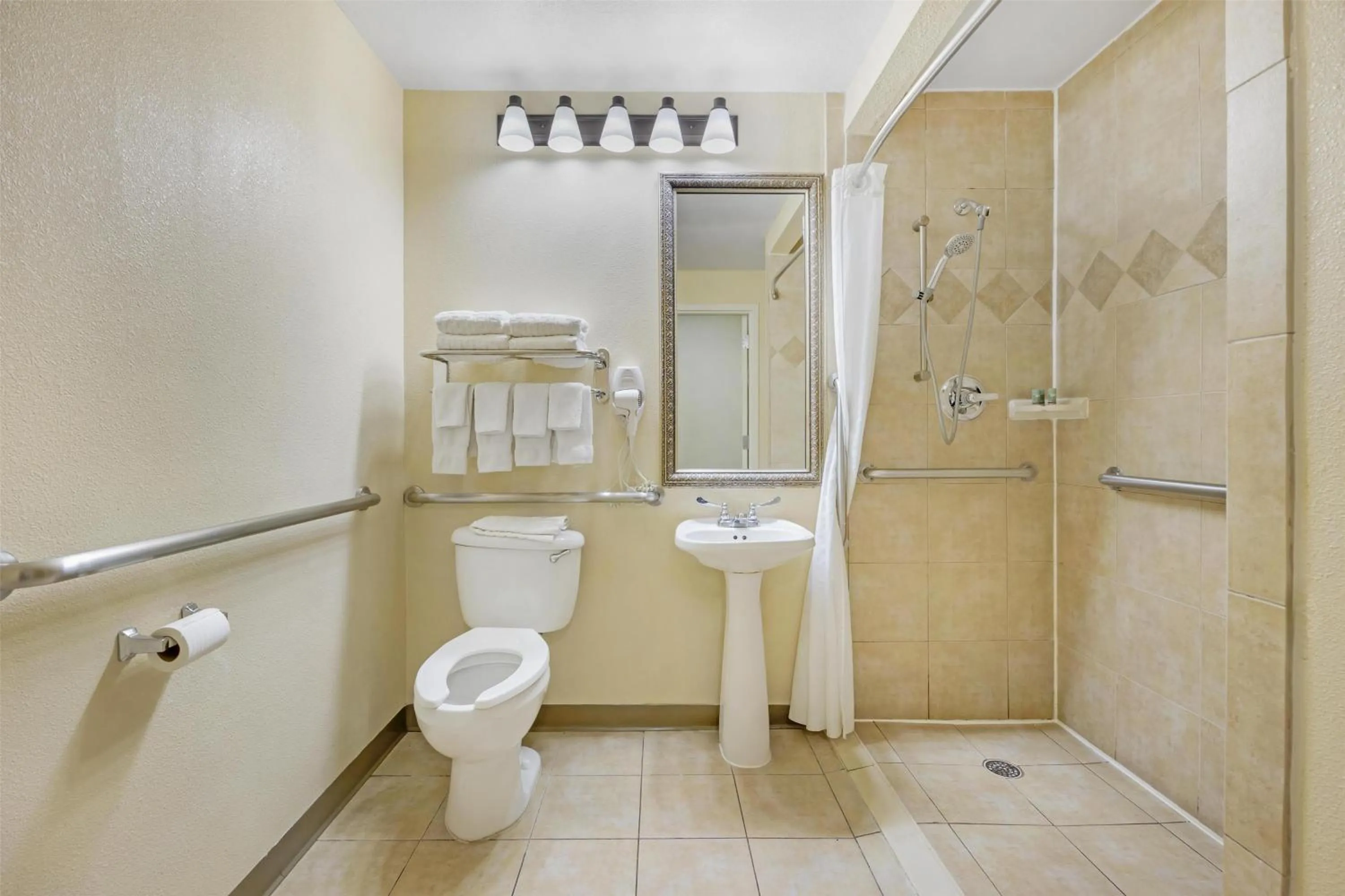 Bathroom in Best Western East El Paso Inn