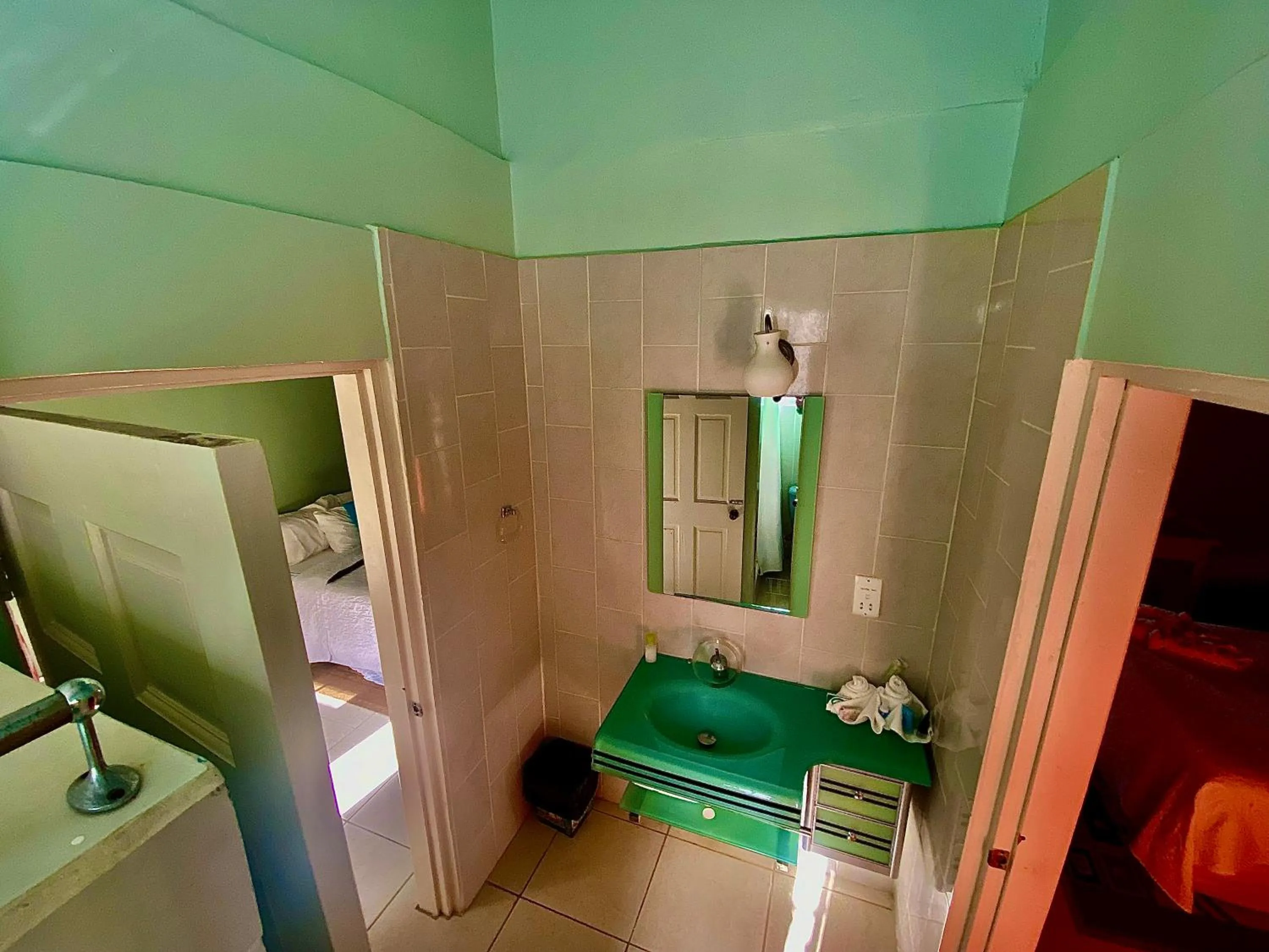 Bathroom in Rejens Hotel