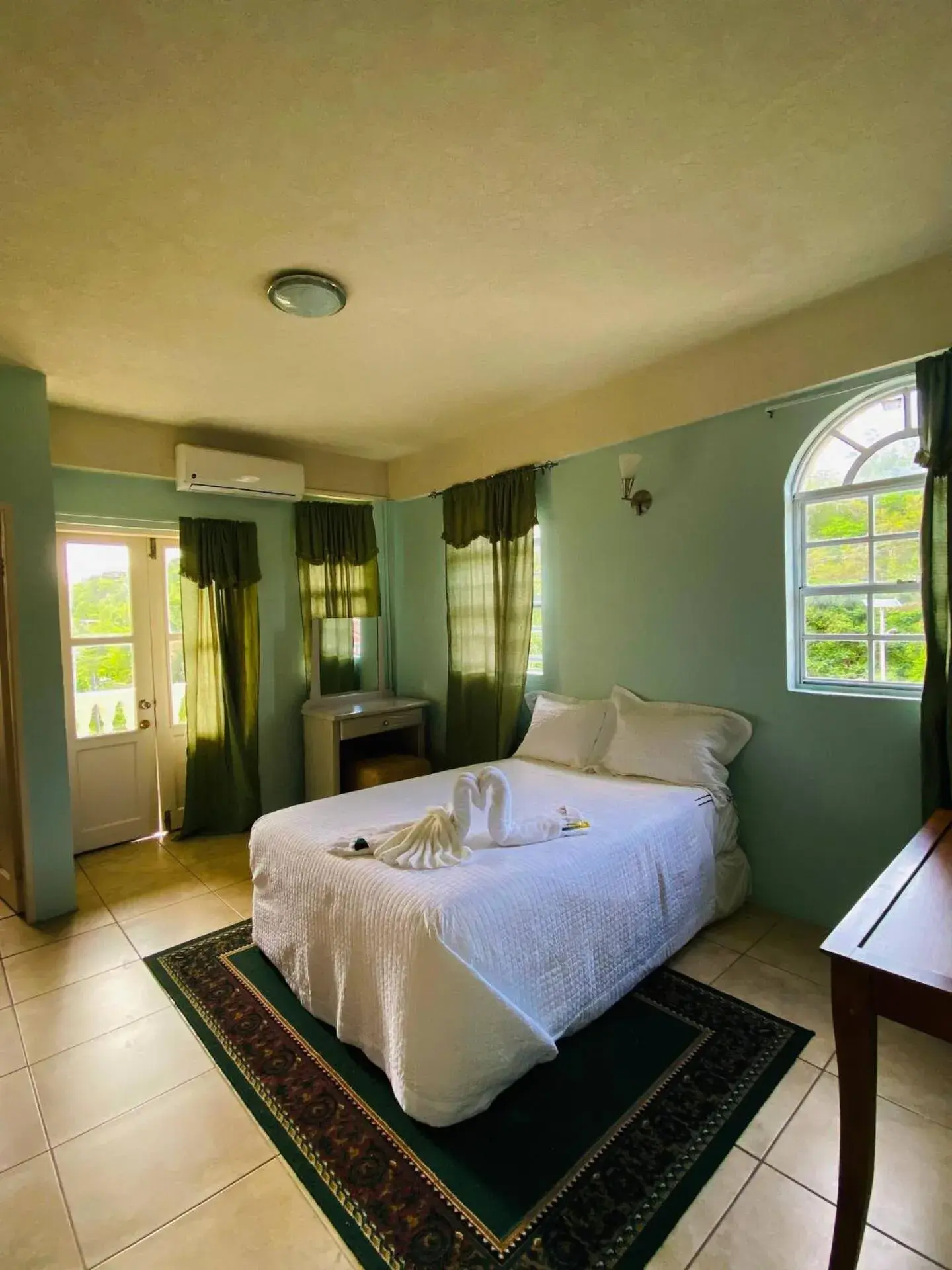 Bedroom, Bed in Rejens Hotel Bedroom, Bed in Rejens Hotel