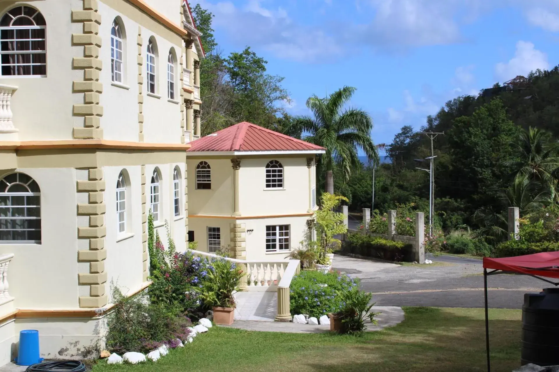 Property building in Rejens Hotel Property building in Rejens Hotel