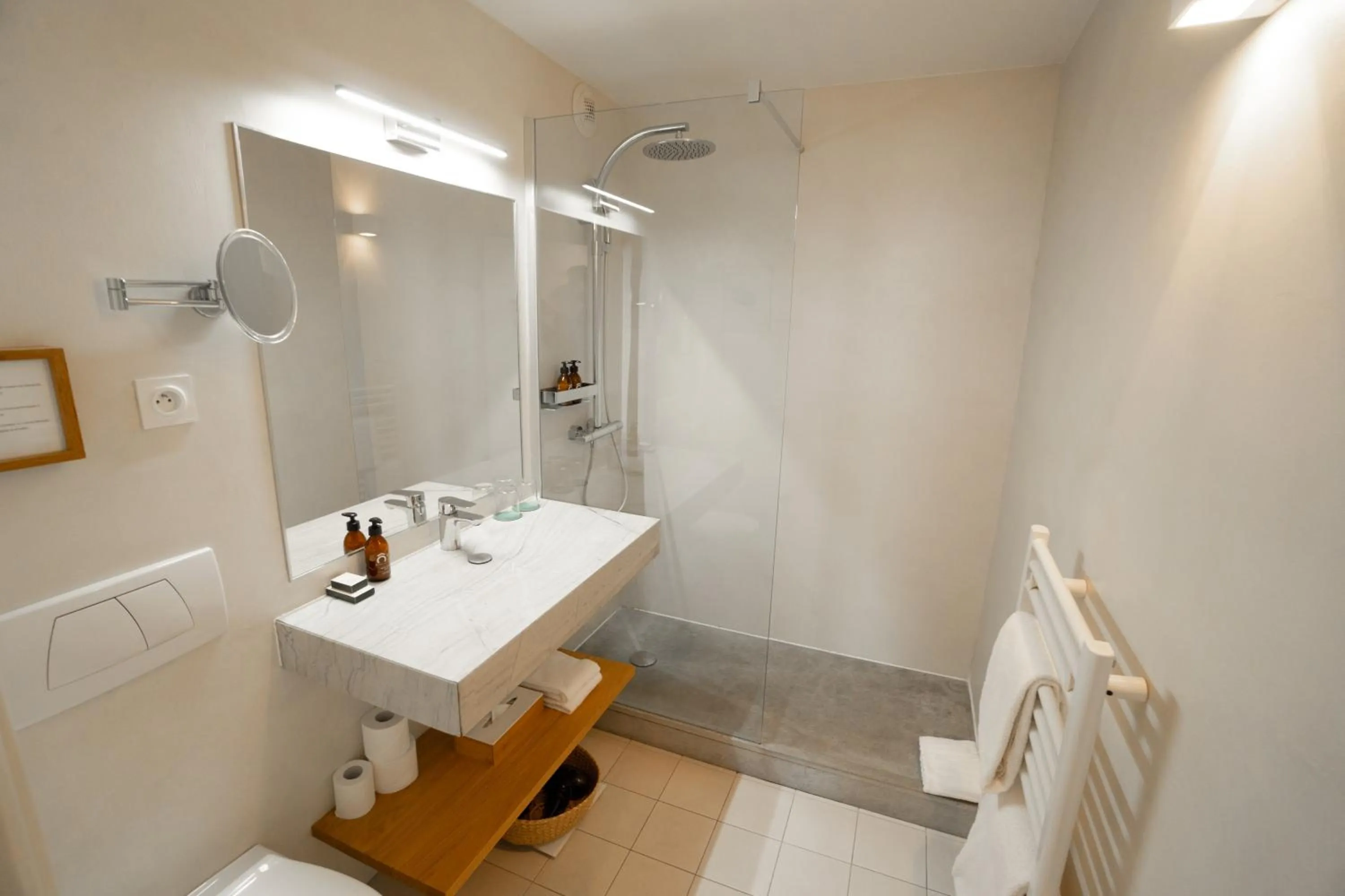 Bathroom in Hotel Edouard VII