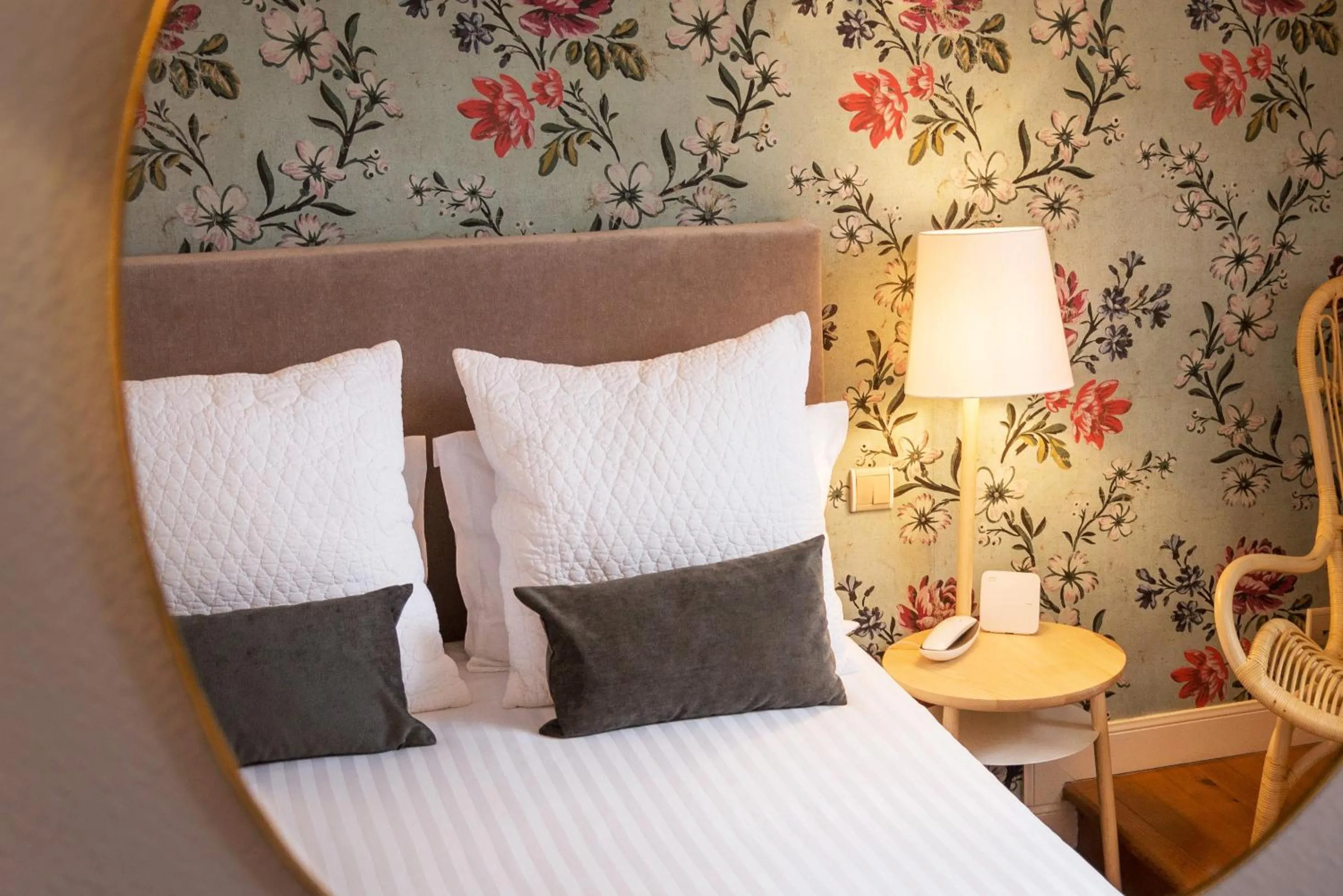 Photo of the whole room, Bed in Hotel Edouard VII