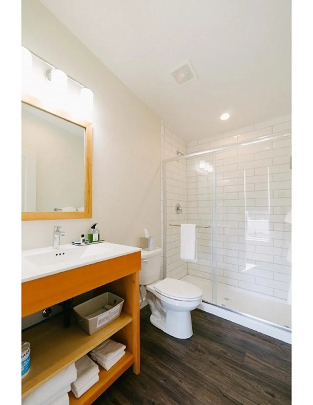 Bathroom in Terra Nova Cabins