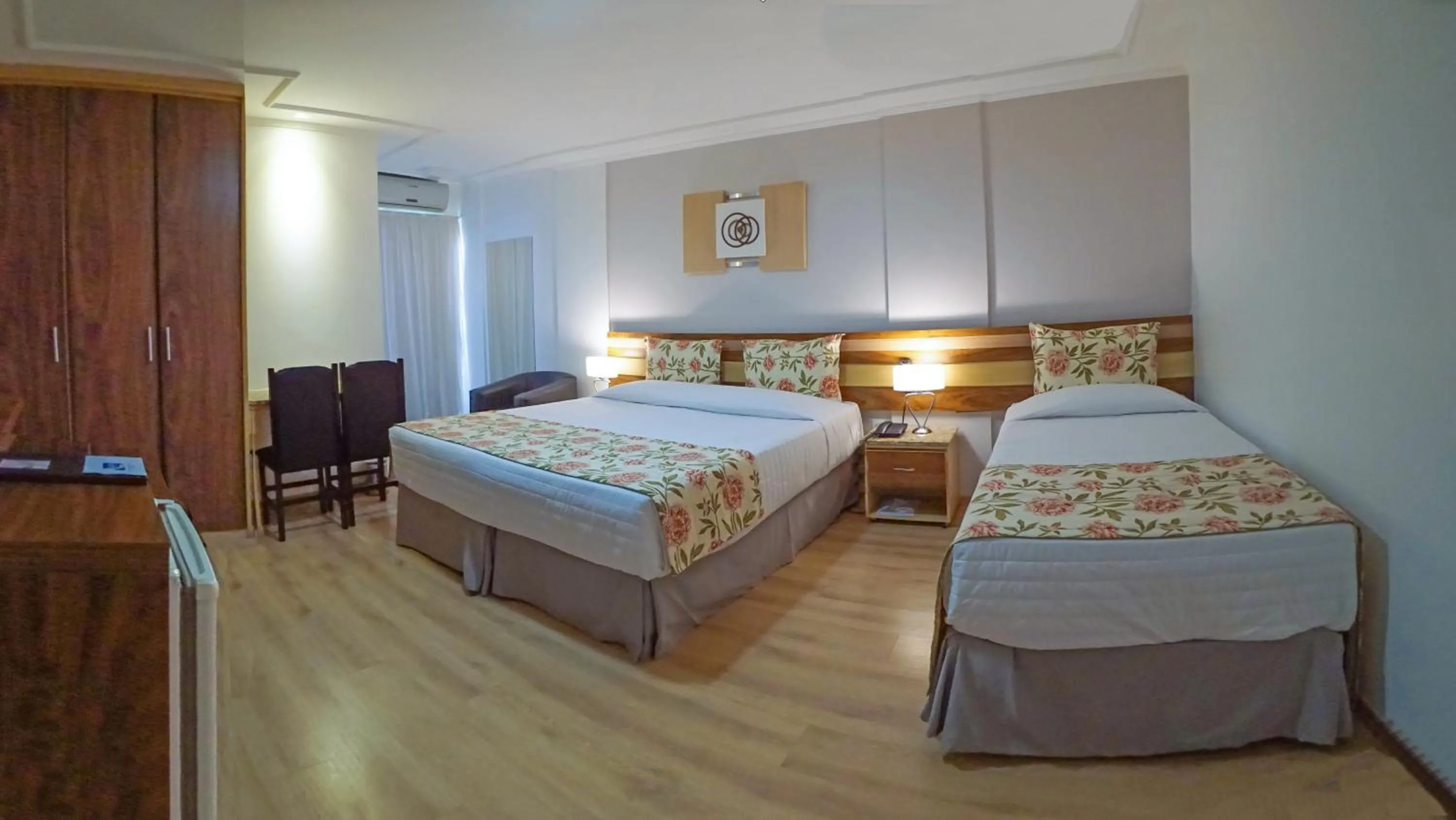 Bedroom, Bed in Laguna Plaza Hotel