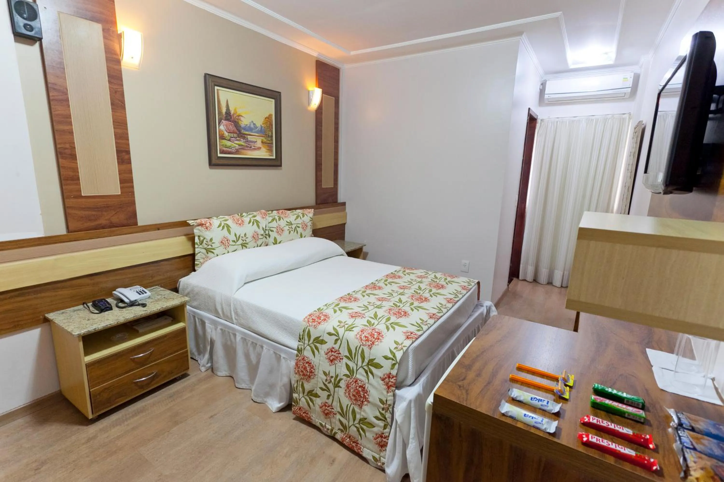 Bed in Laguna Plaza Hotel